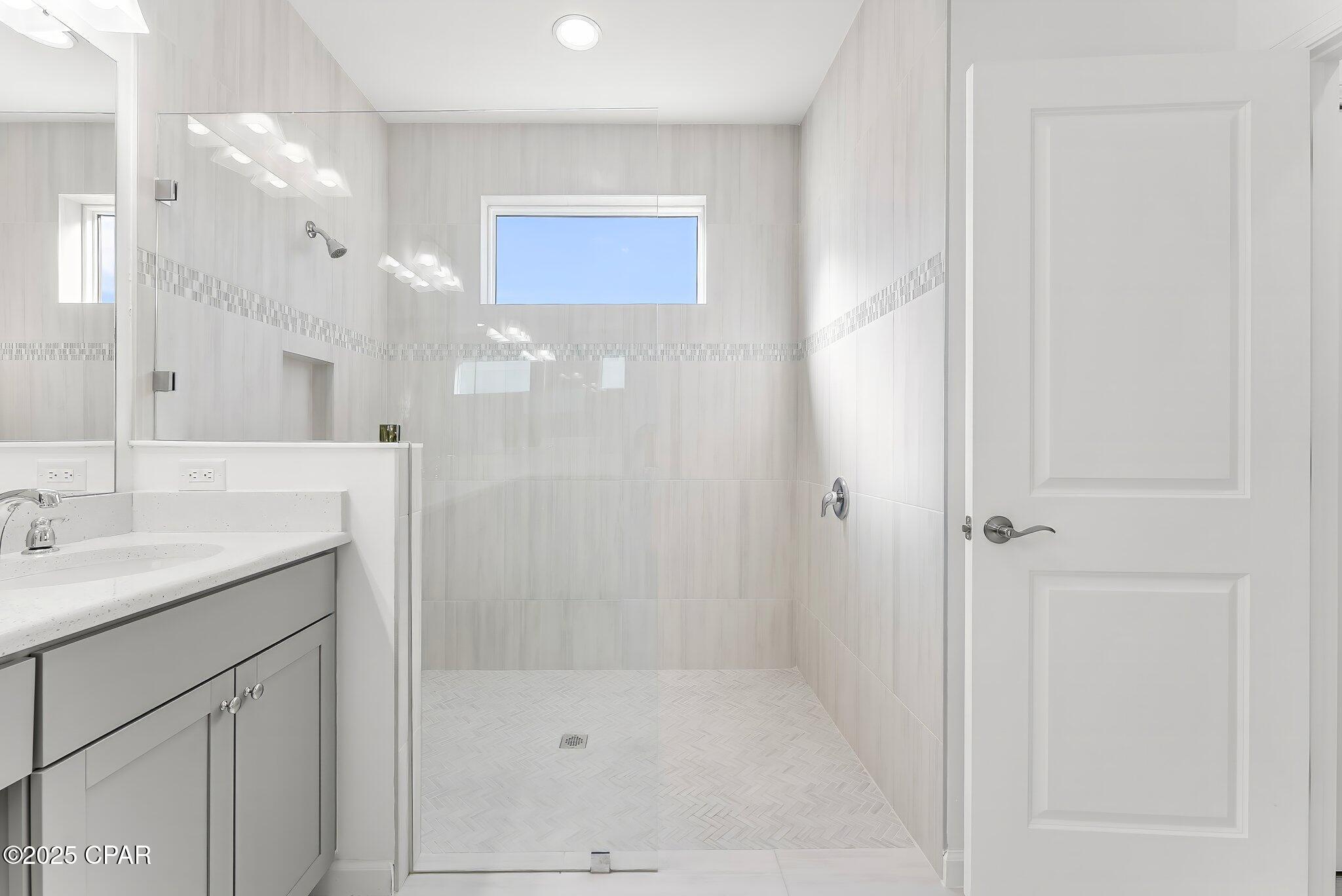 8752 Coral Reef Way