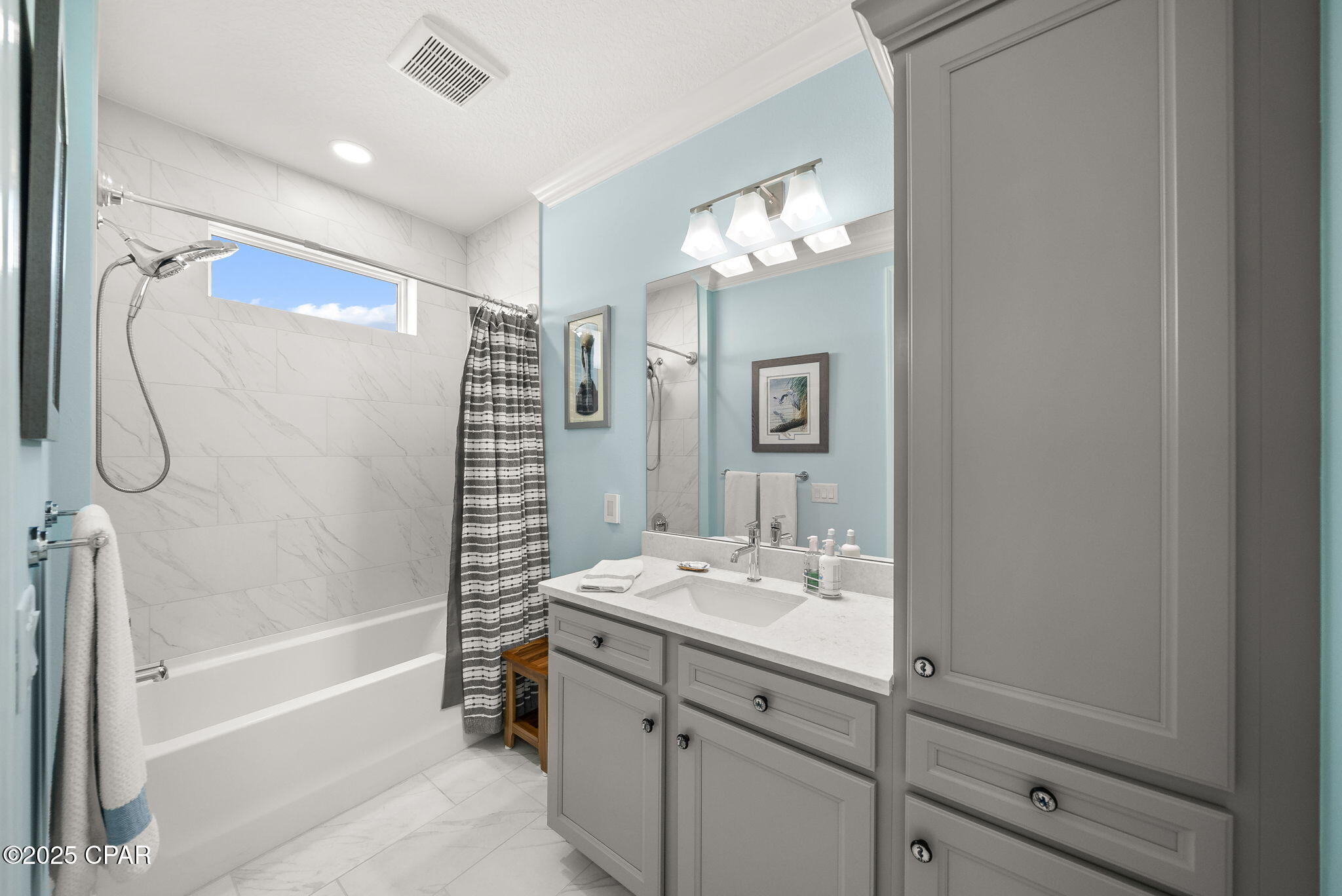 8408 Hang Loose Court