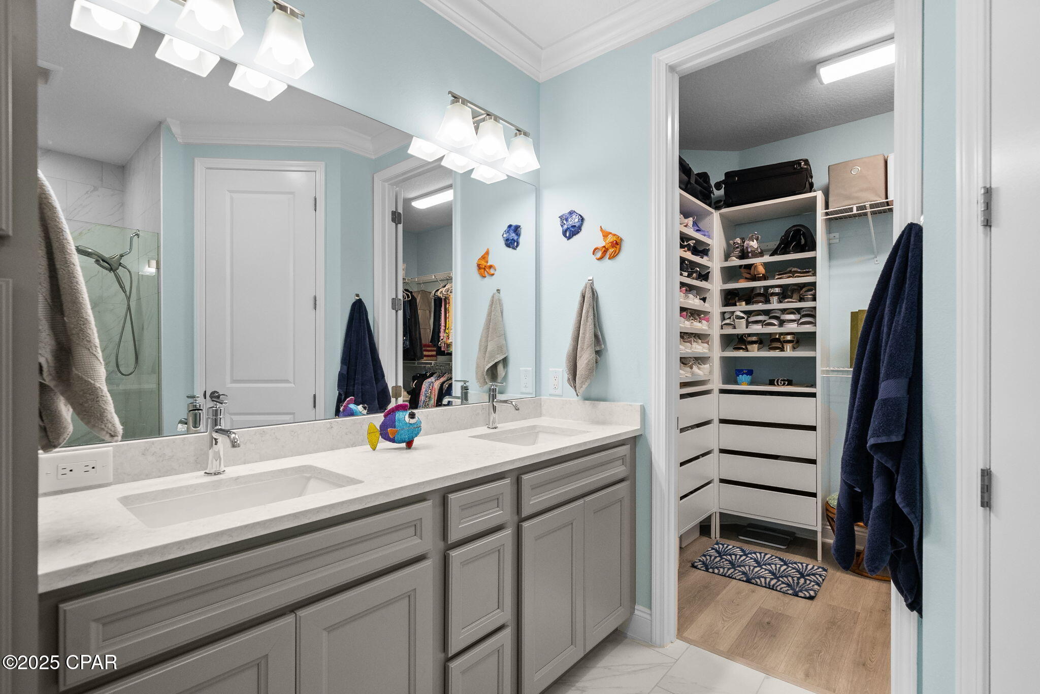 8408 Hang Loose Court