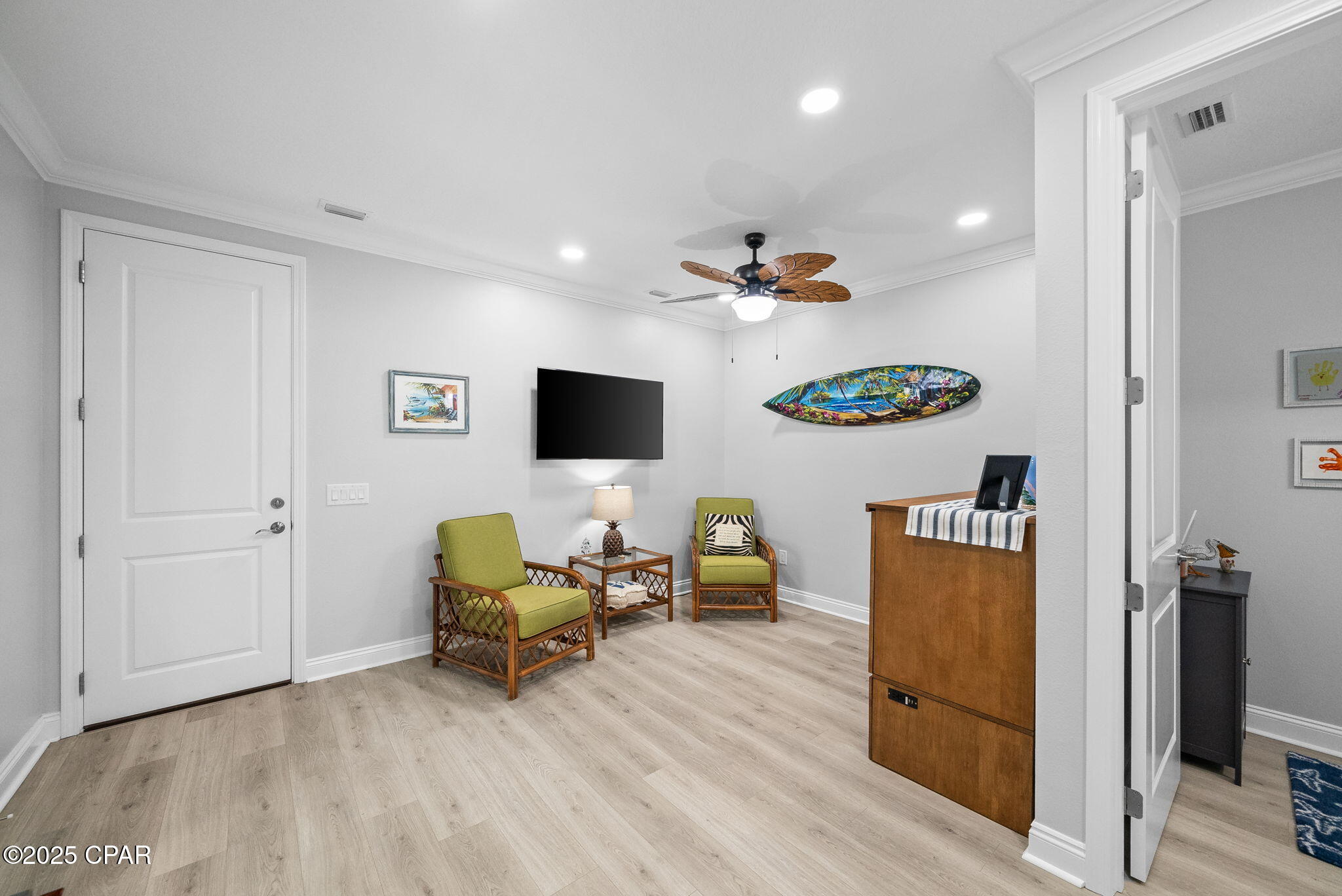 8408 Hang Loose Court