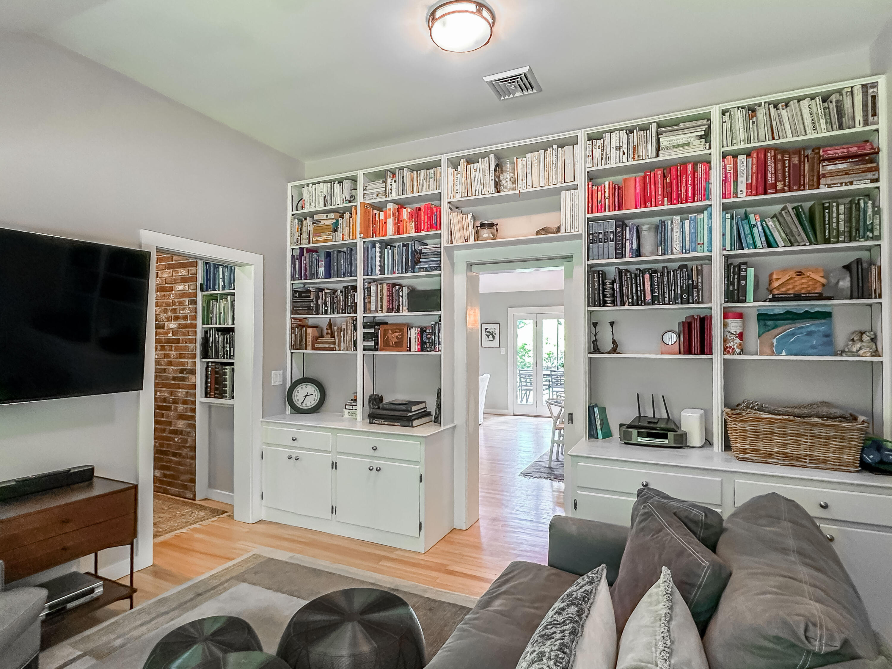 31 Josiah Sachem Way