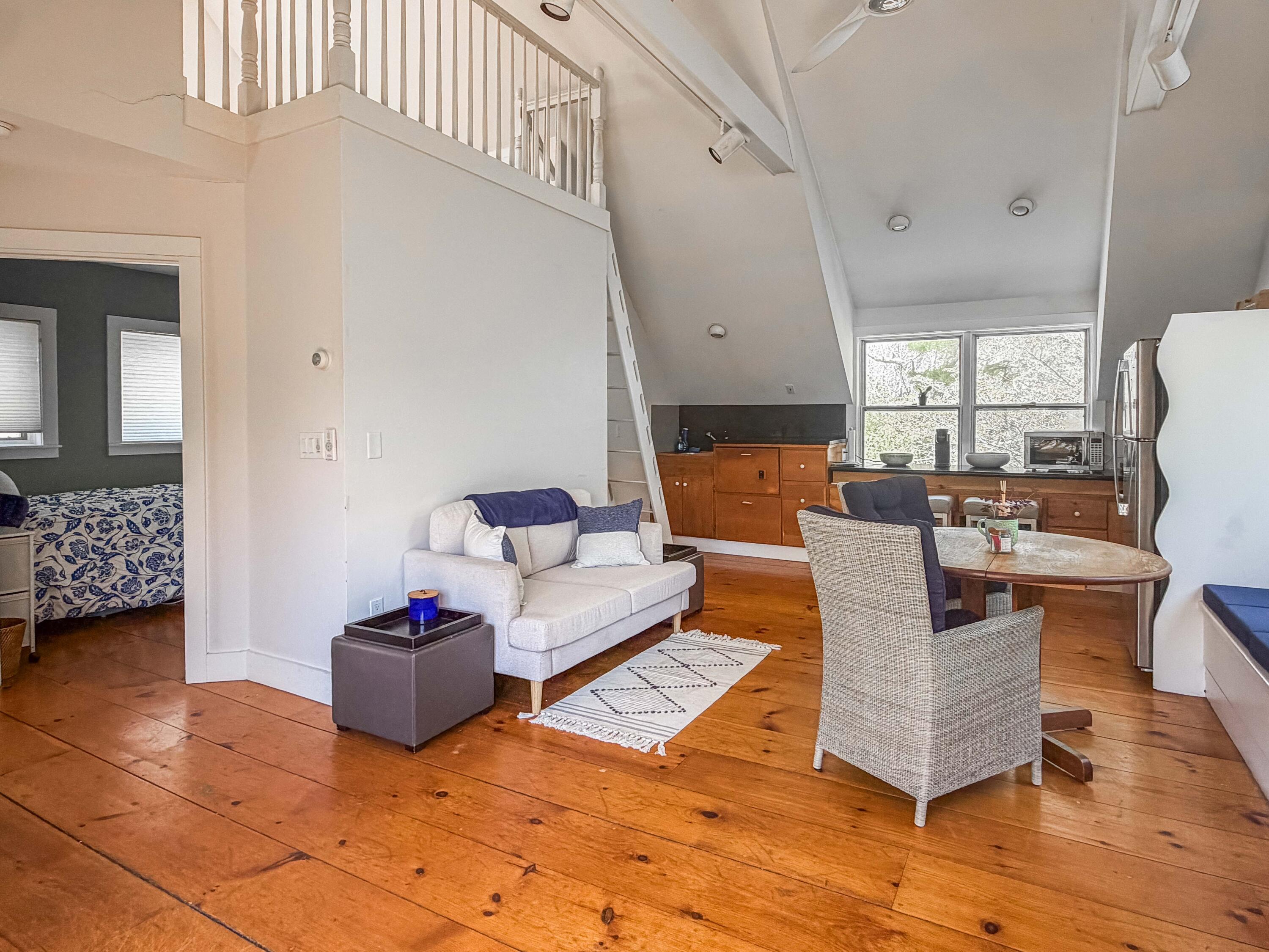 31 Josiah Sachem Way