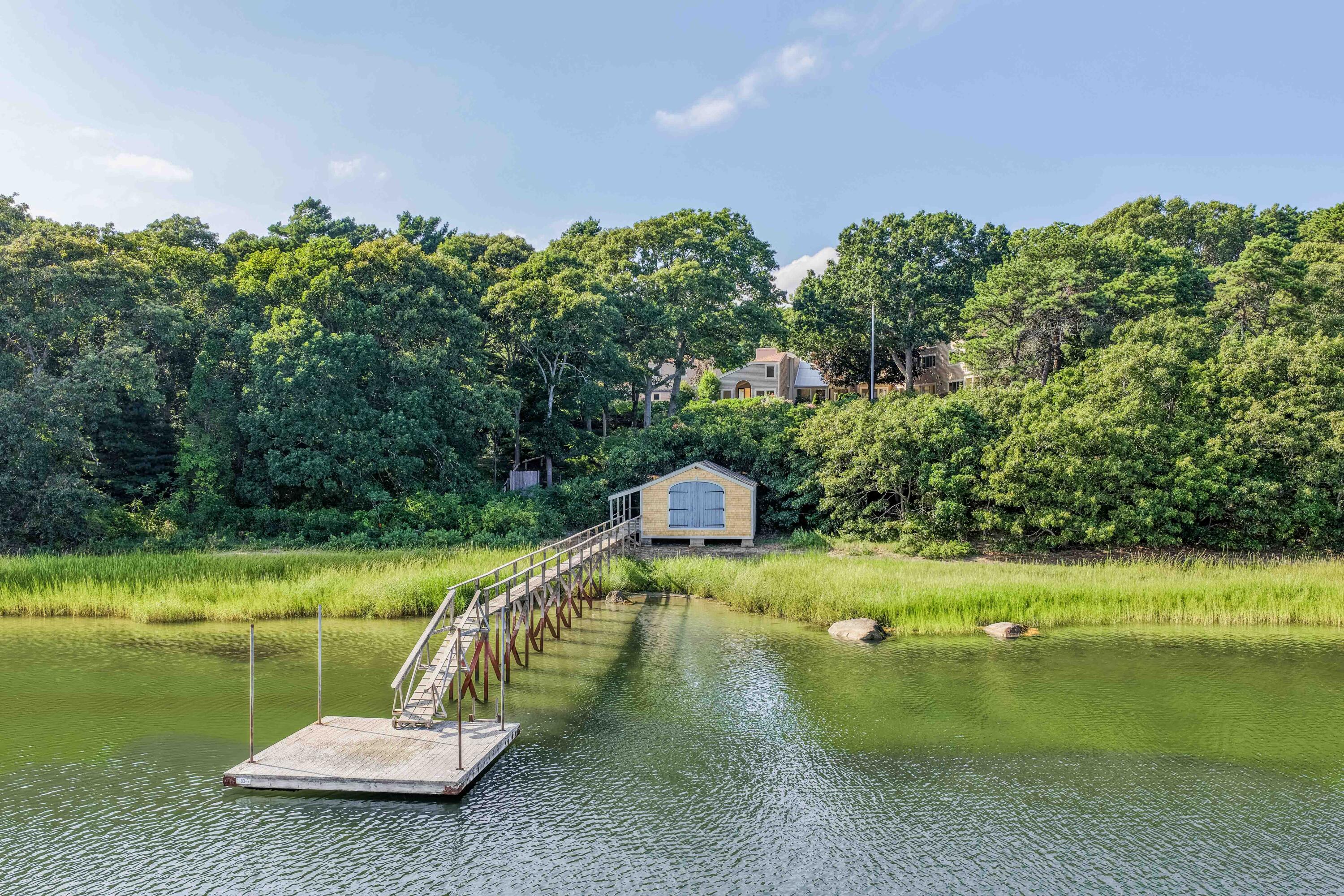 219 Scraggy Neck Road