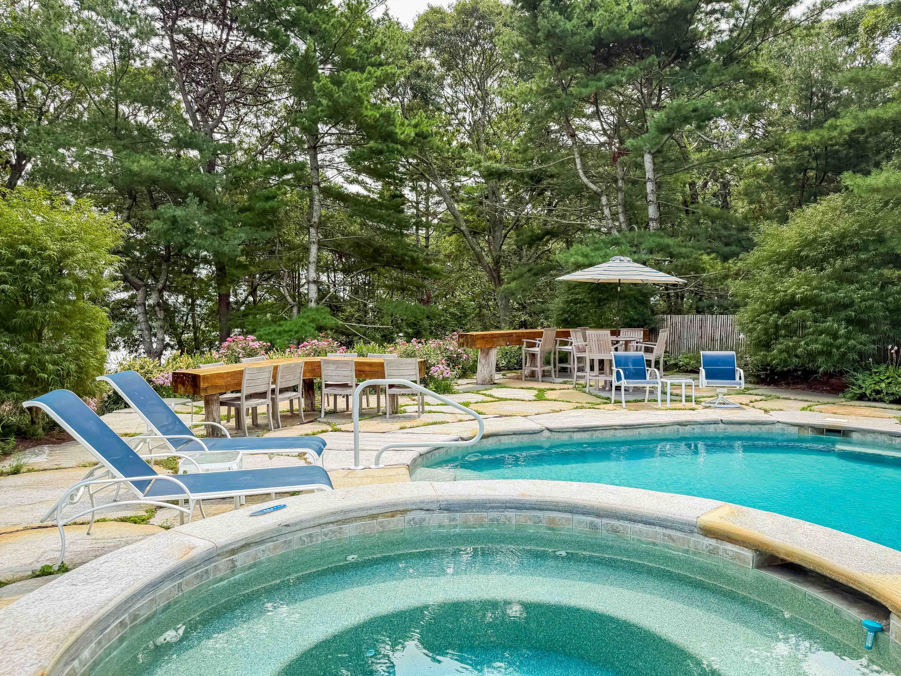 219 Scraggy Neck Road