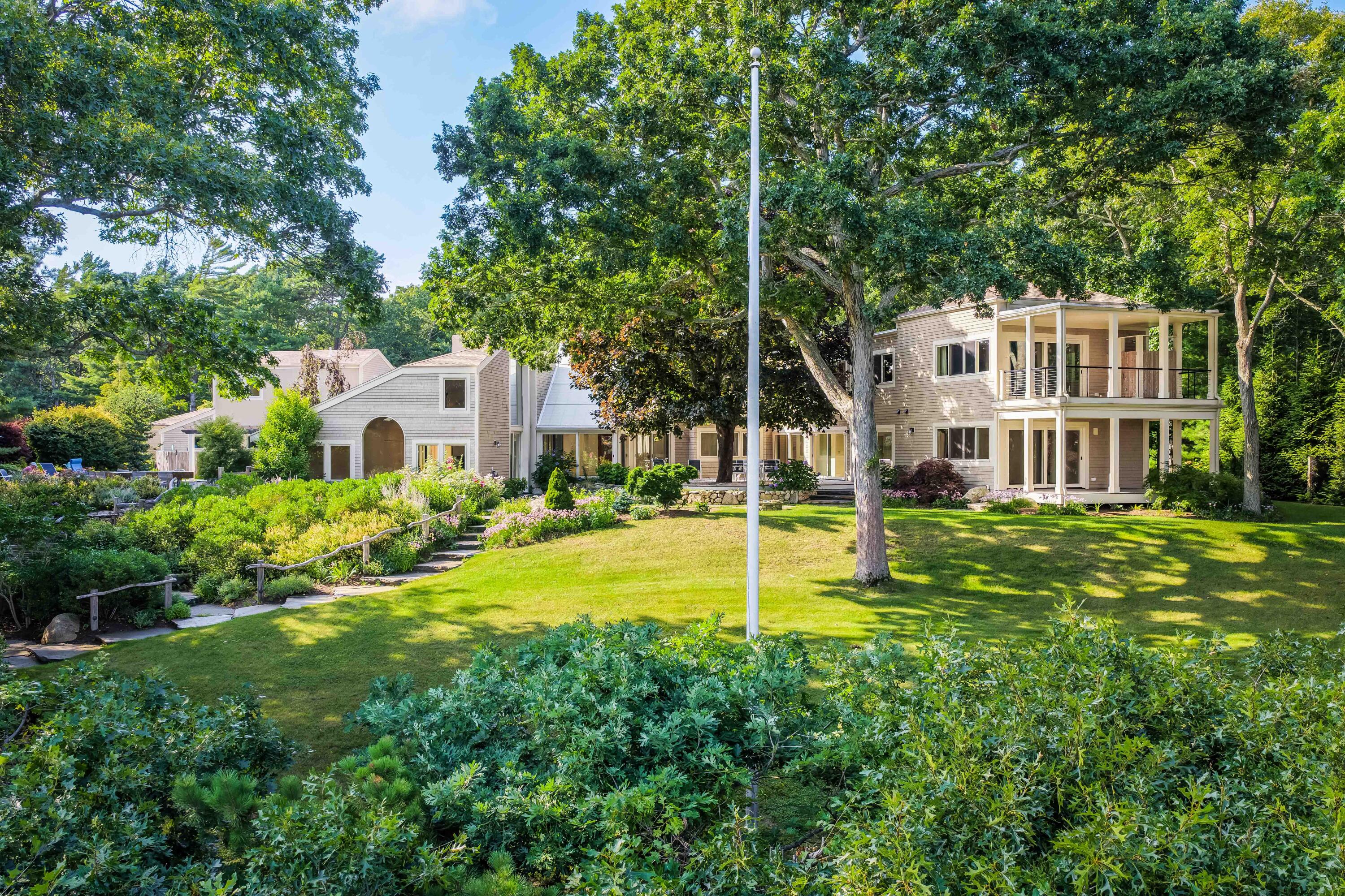 219 Scraggy Neck Road