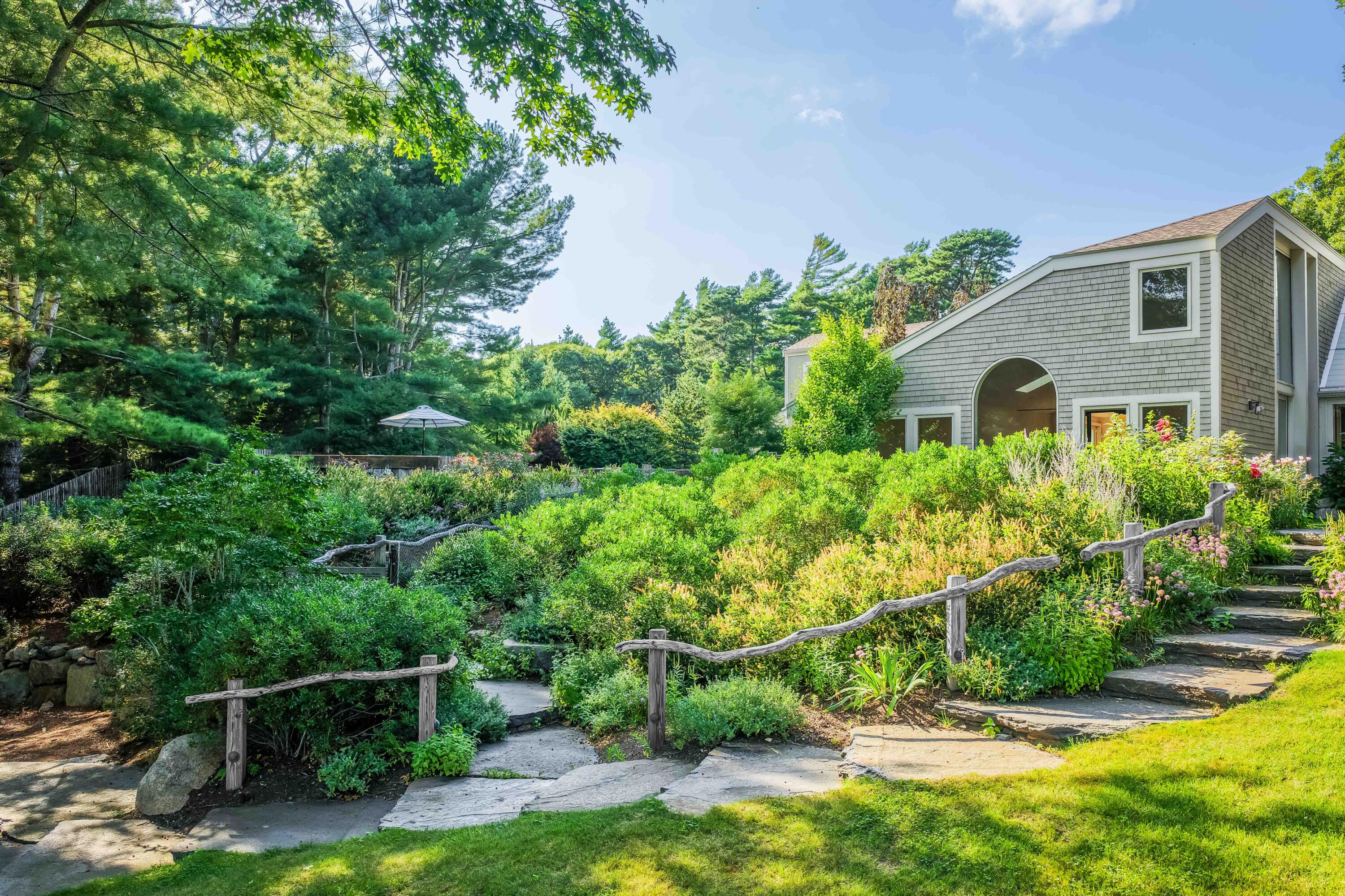 219 Scraggy Neck Road