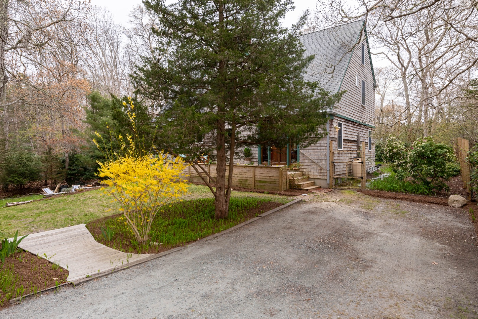 140 Tashmoo Avenue