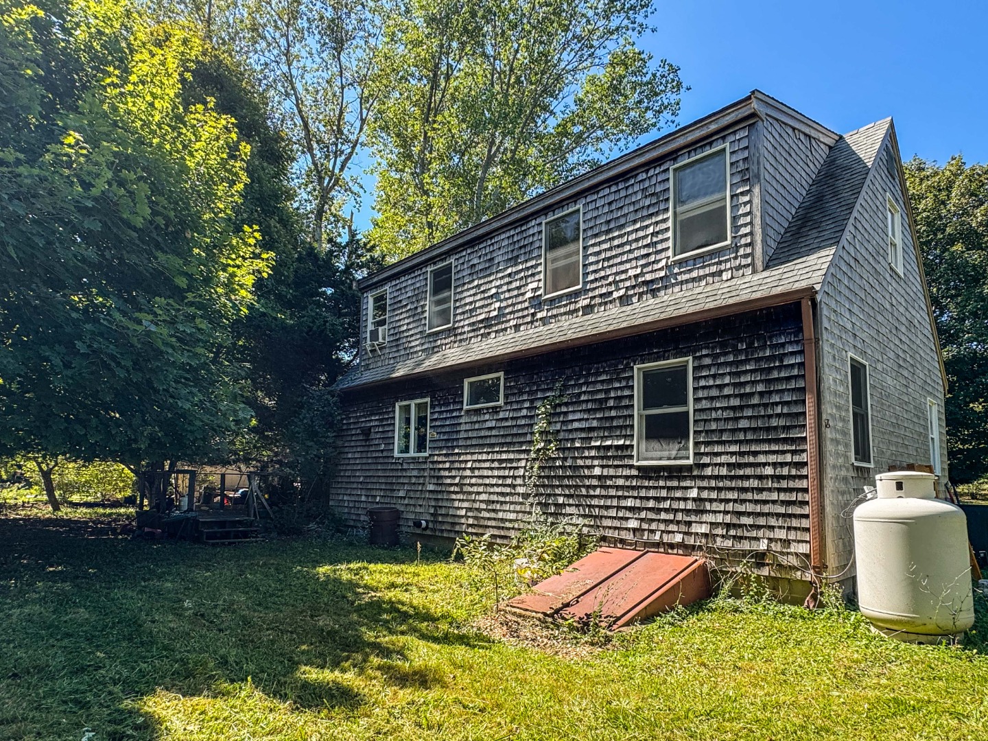 8 Hitchings Circle