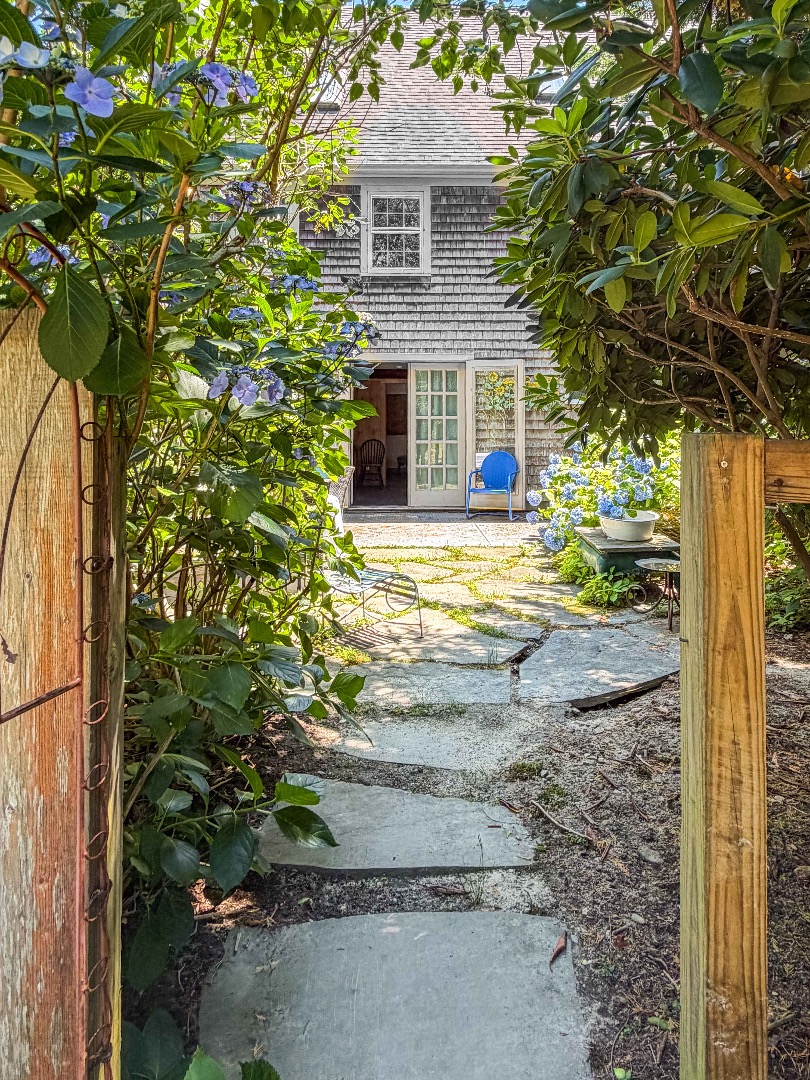 5 Paula Ave