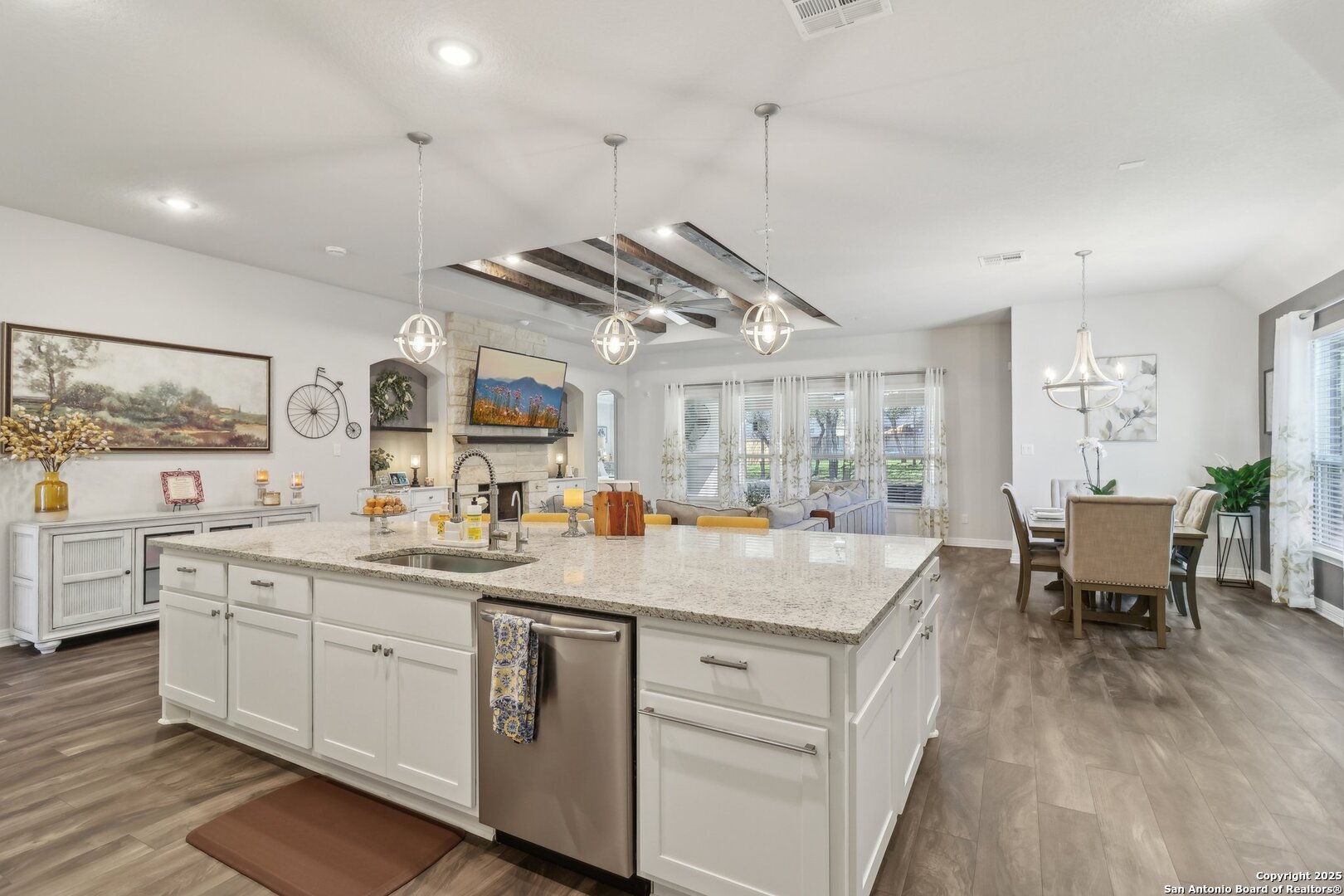 689 Lilly Bluff
