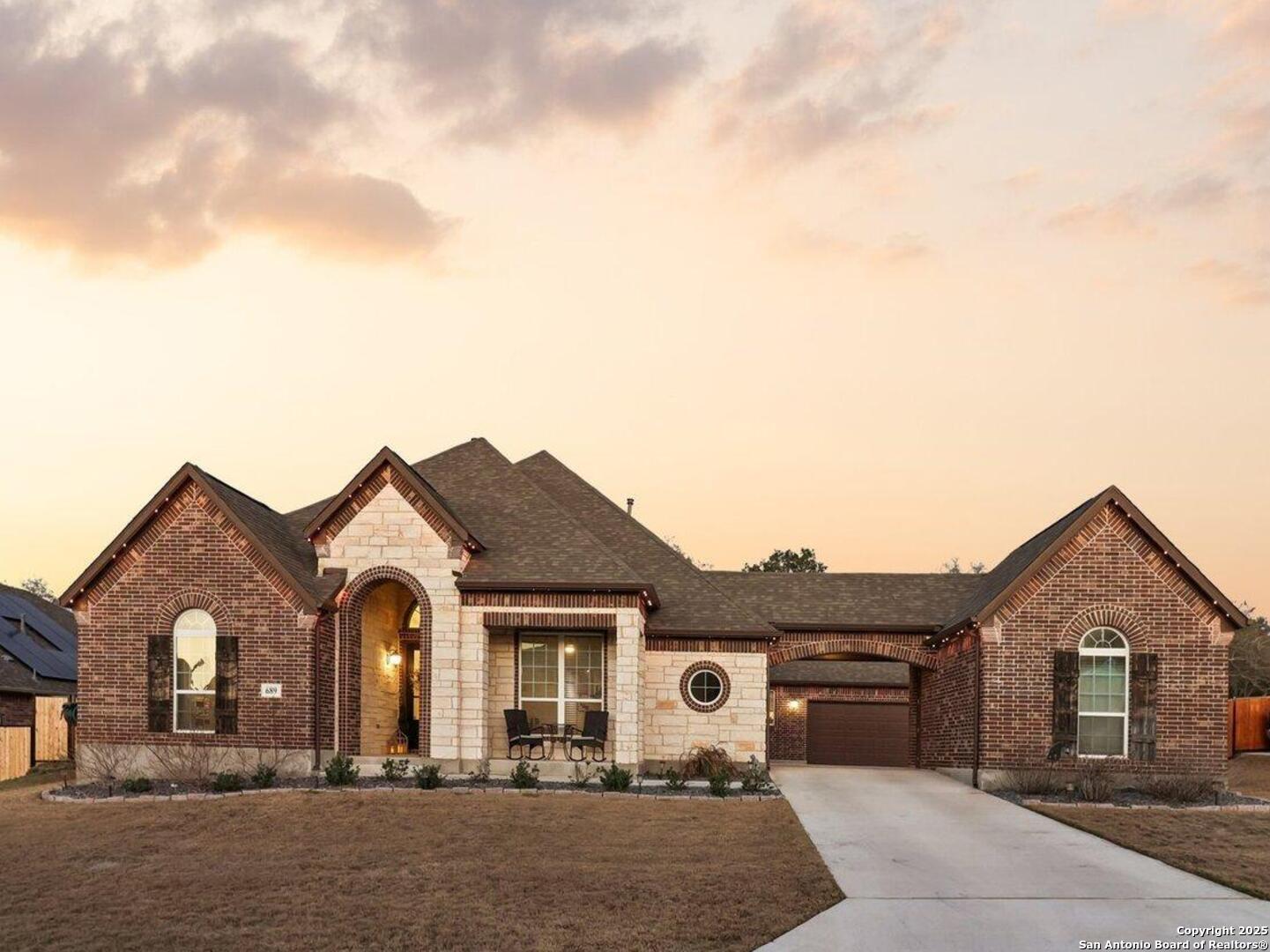 689 Lilly Bluff