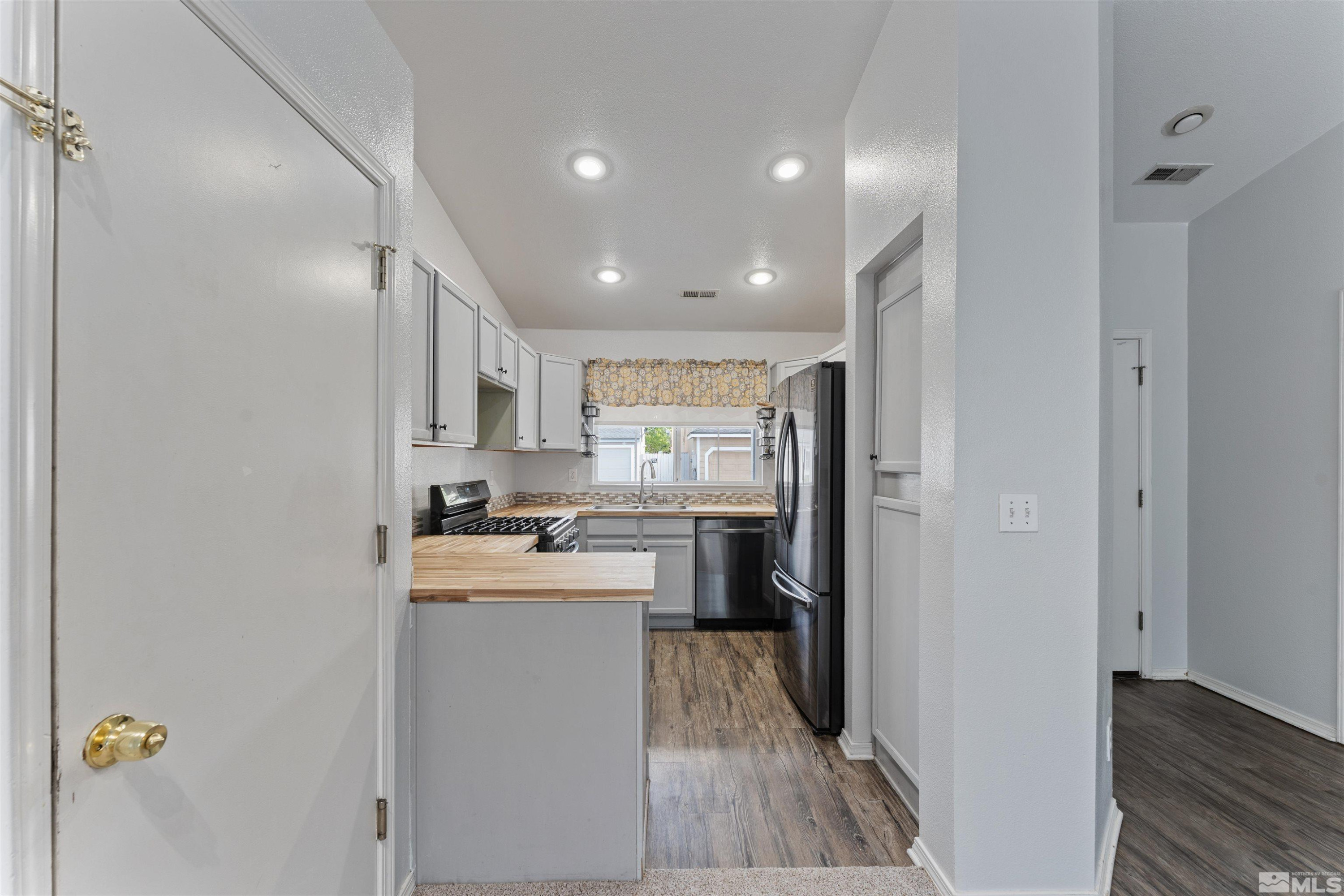 3135 Winter Rose Circle