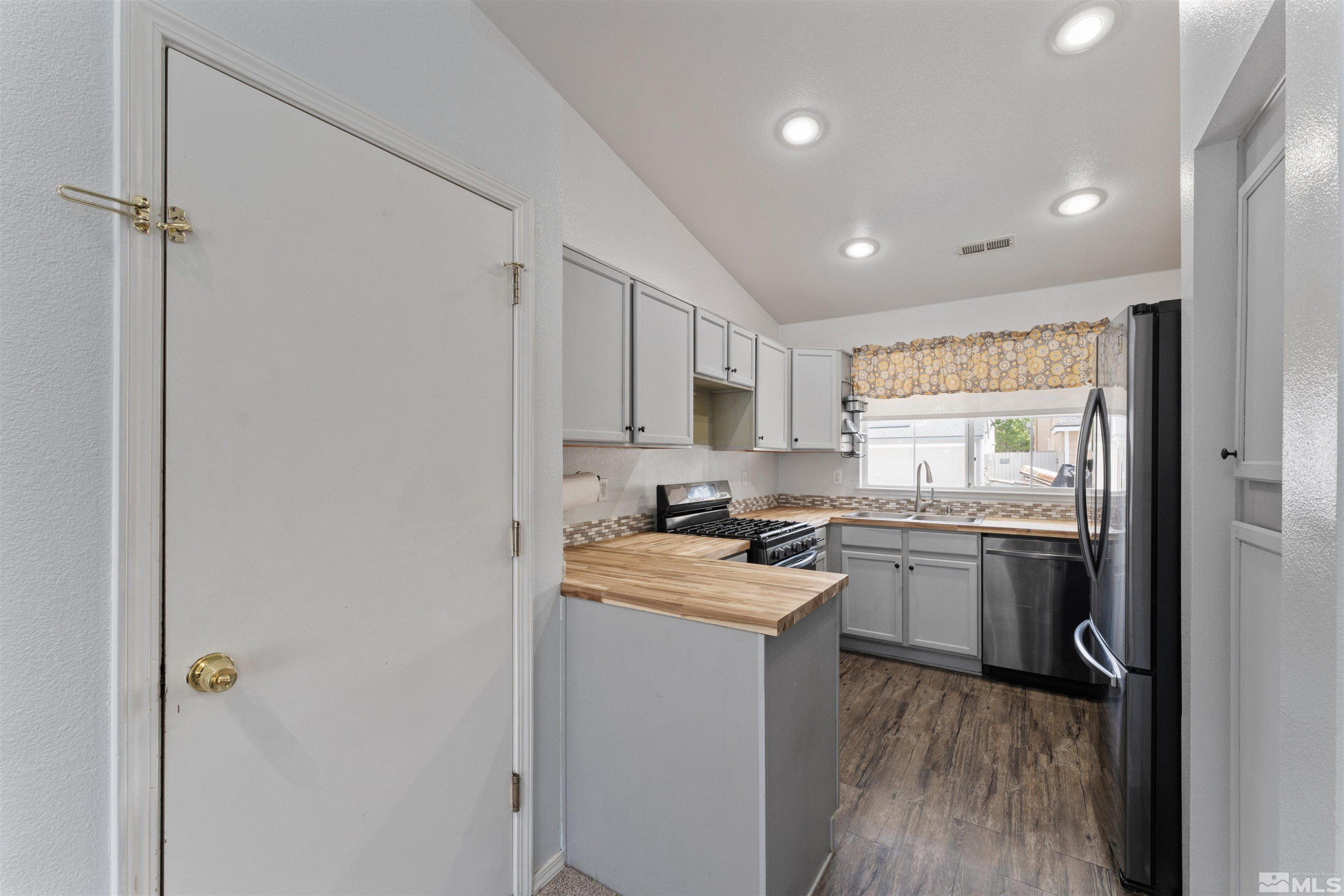 3135 Winter Rose Circle