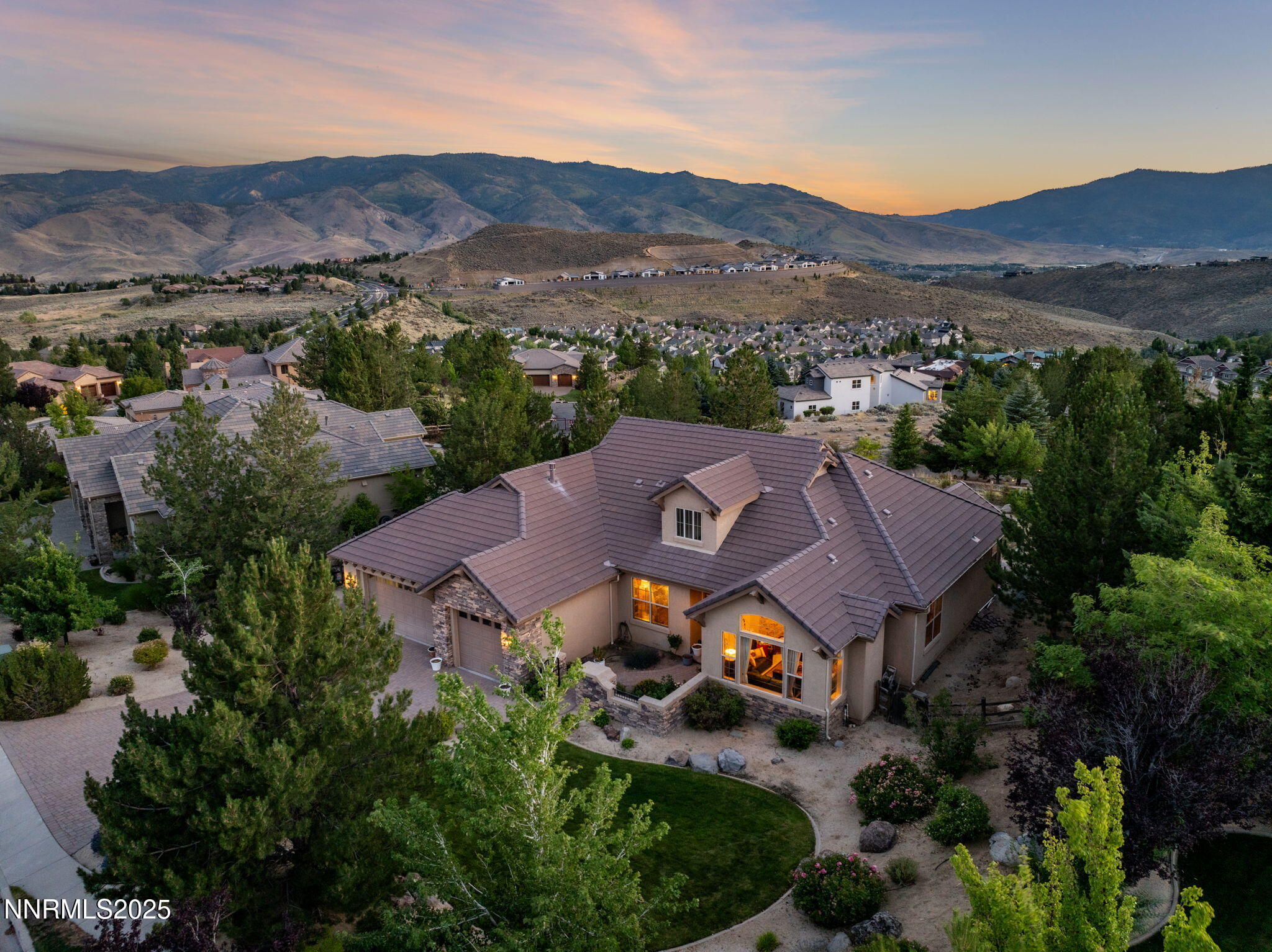 1885 Dakota Ridge Trail