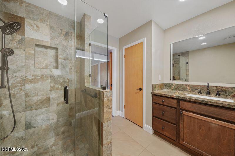 3533 E Hidden Valley Drive