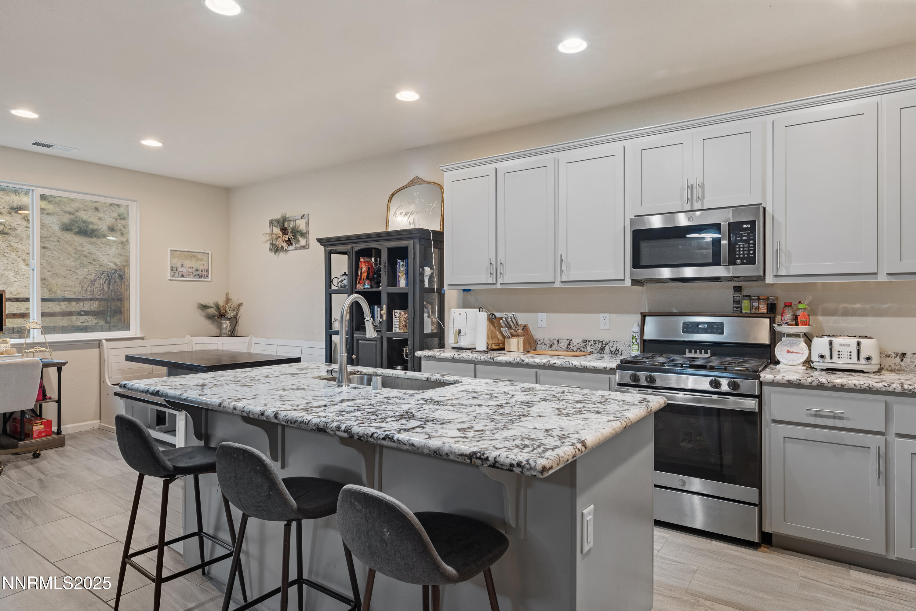 864 Tourmaline Drive