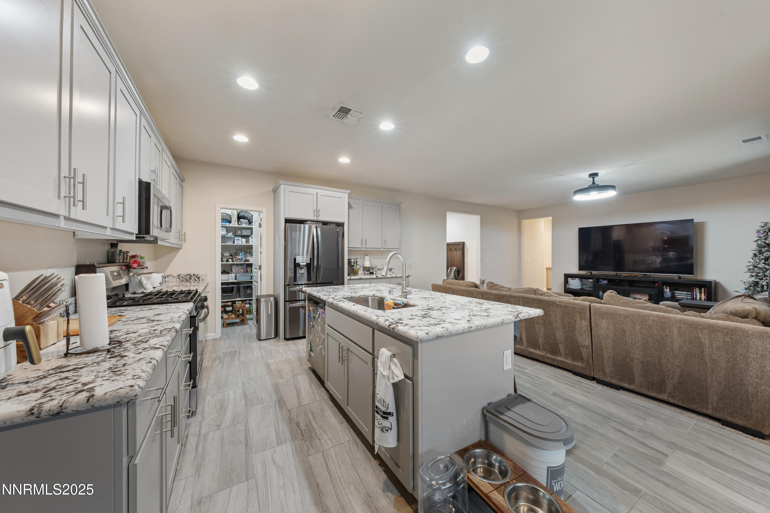 864 Tourmaline Drive