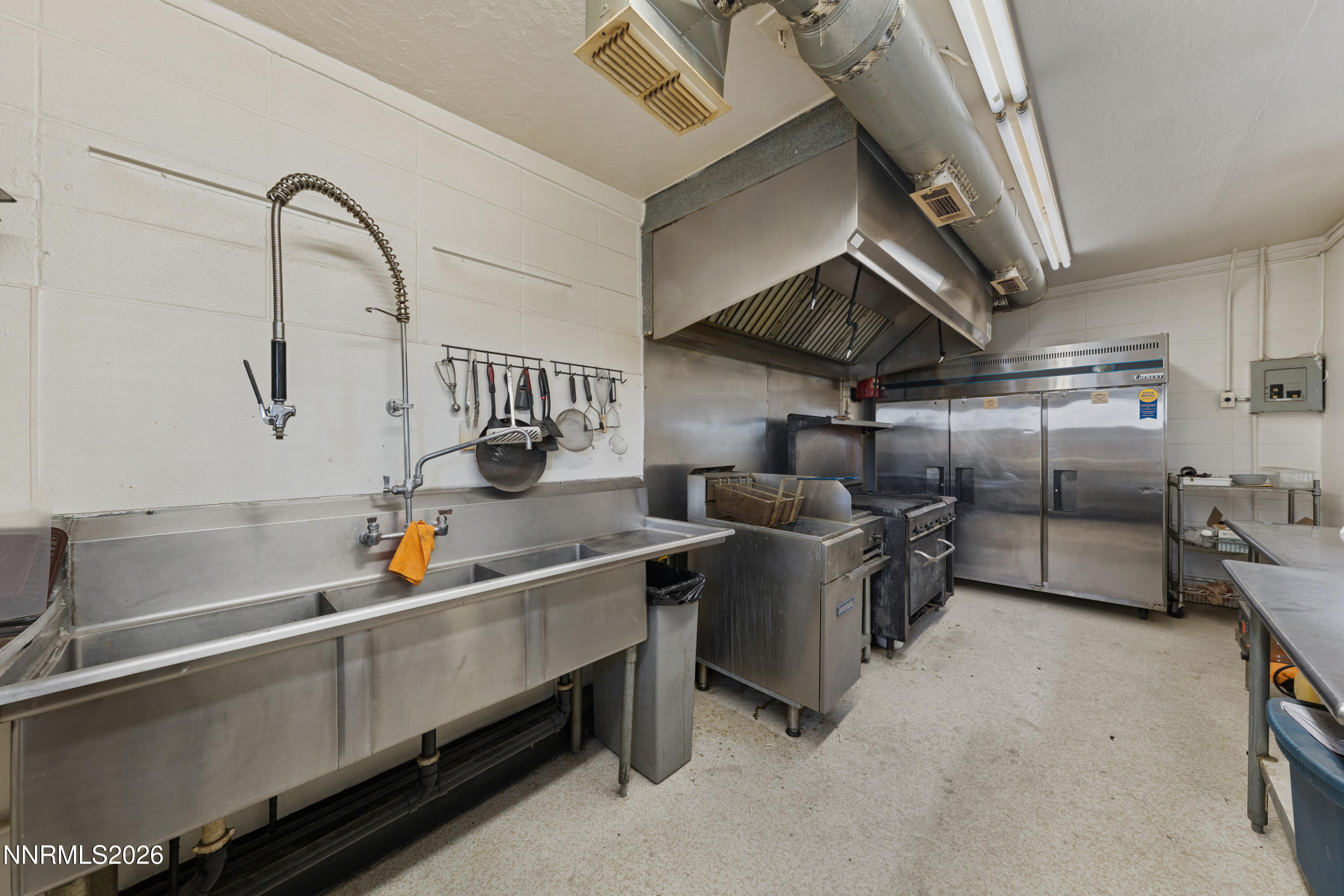 6008 N Frontage Road