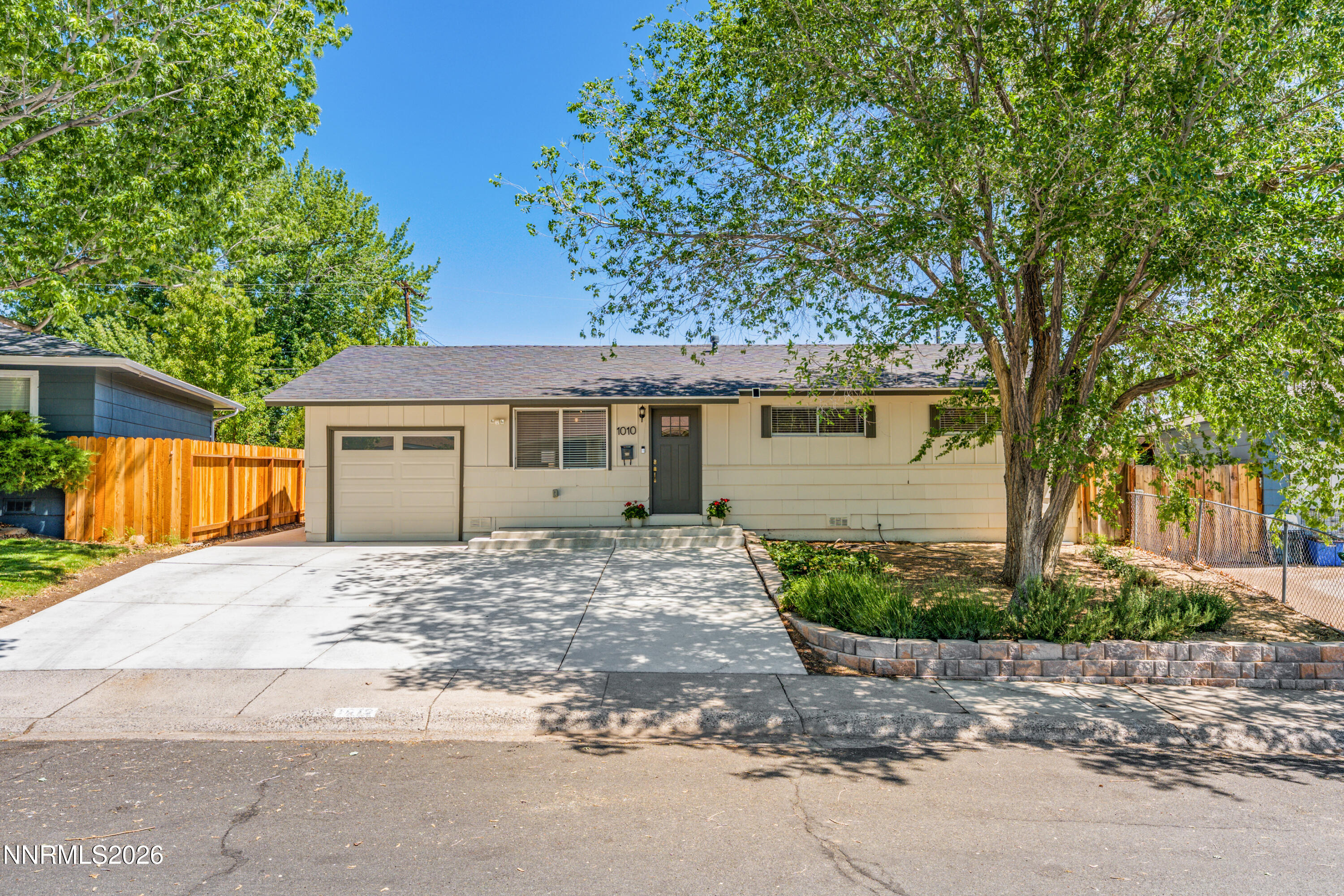 1010 Casa Loma Drive