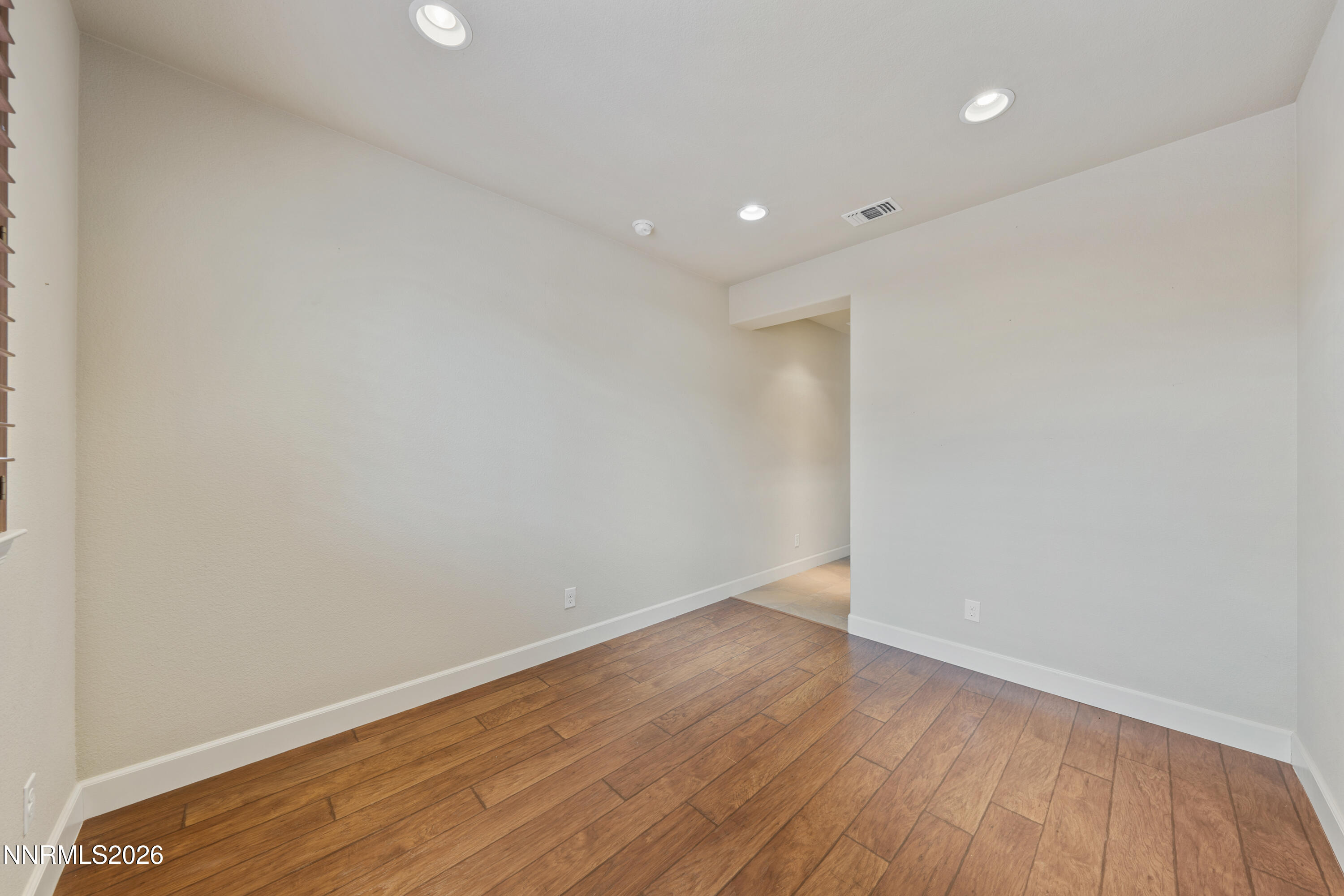 9182 Kenton Trail