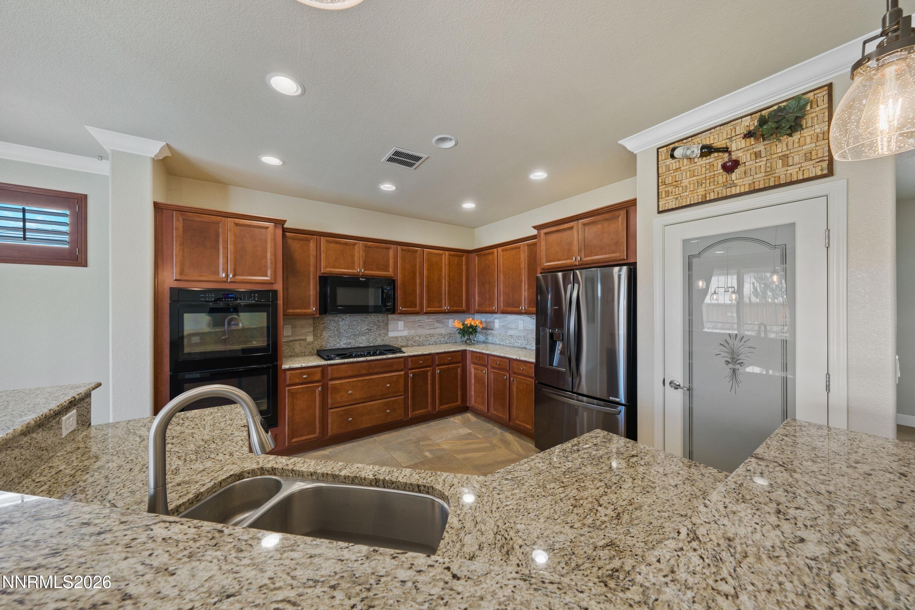 9182 Kenton Trail