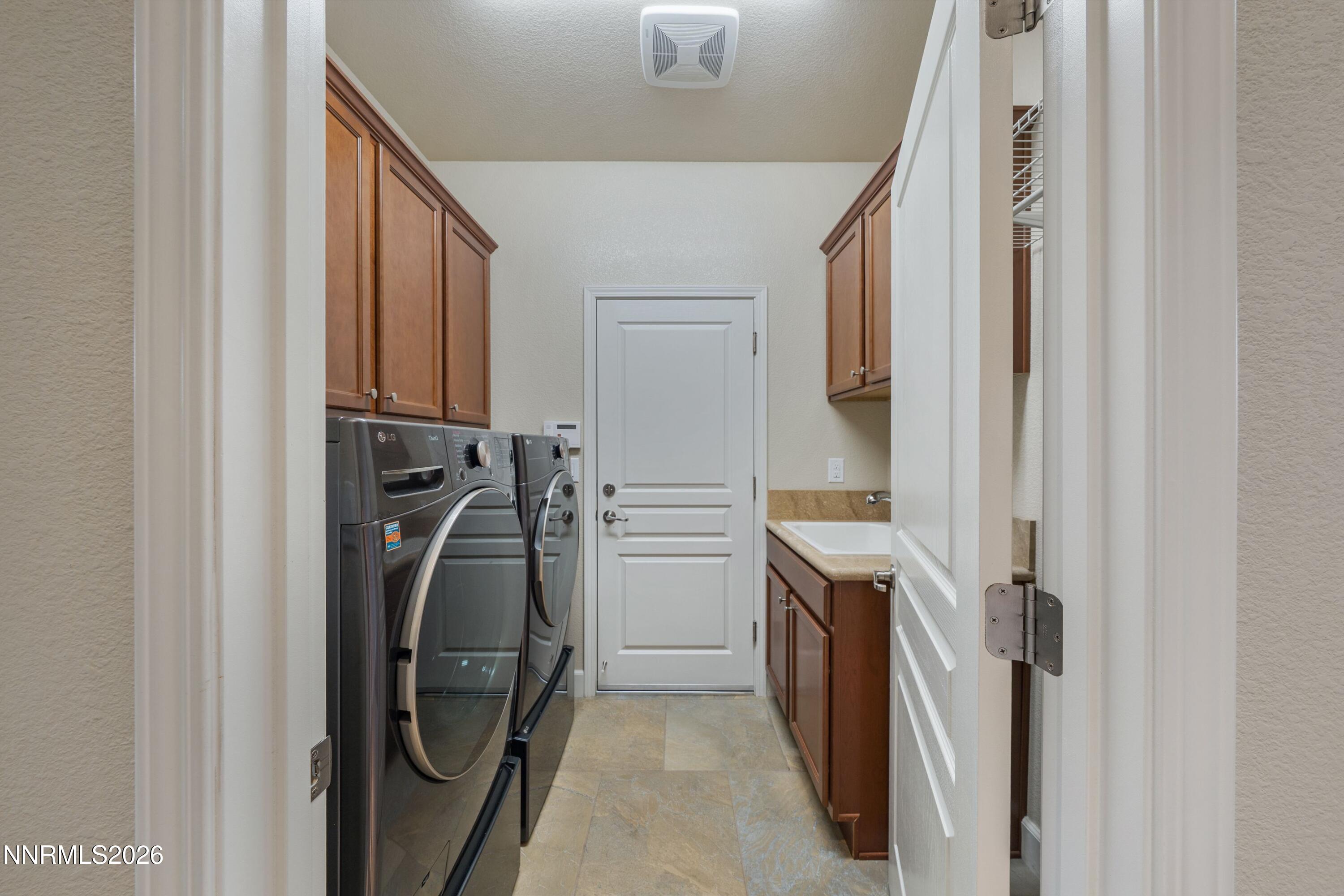 9182 Kenton Trail