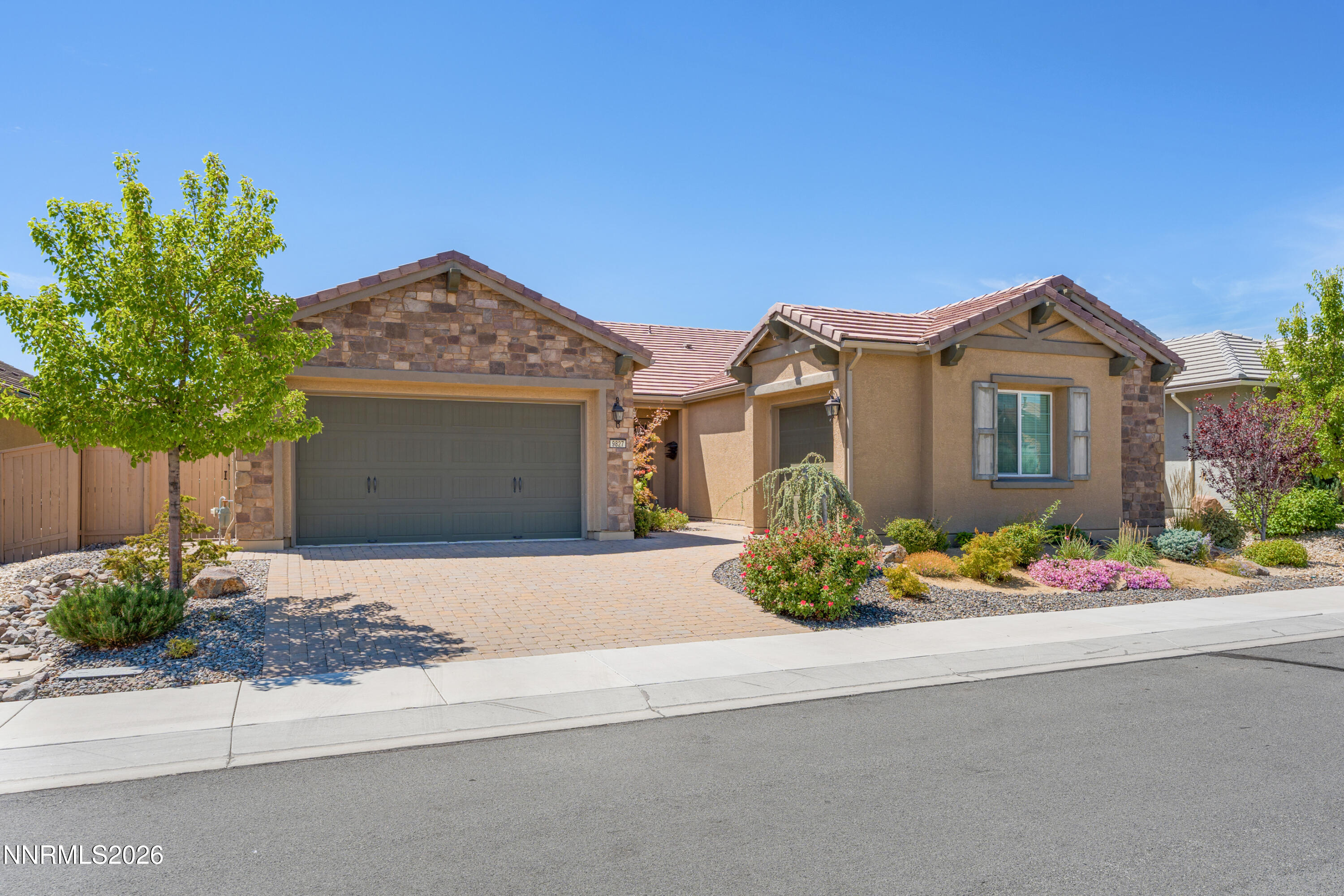 9827 Dyevera Lane