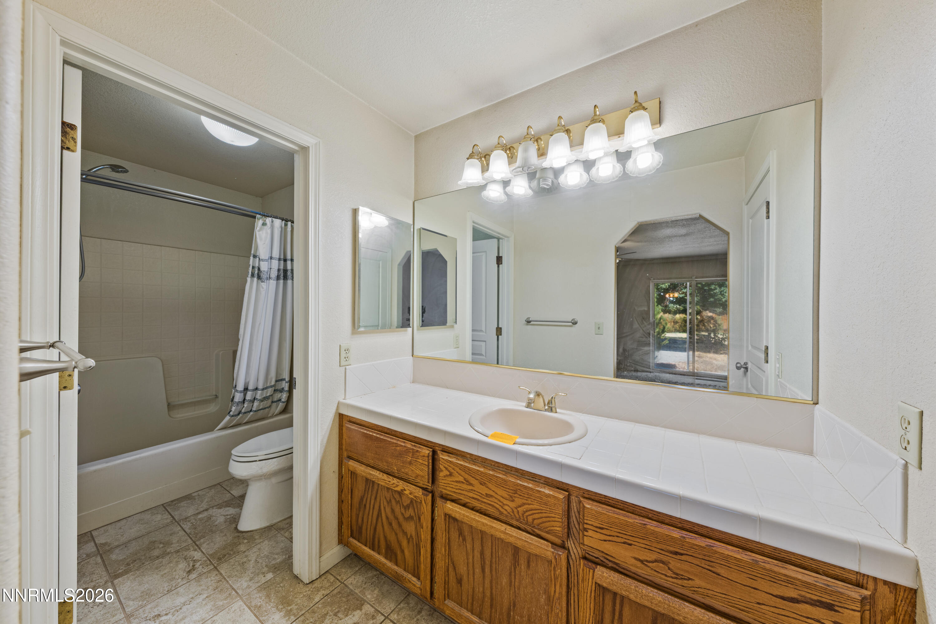 2872 Sierra Manor Drive