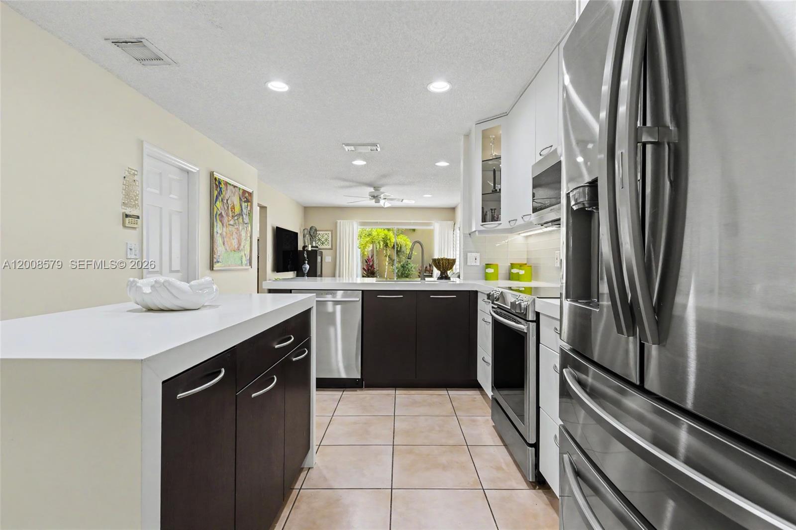1125 Queen Palm Court