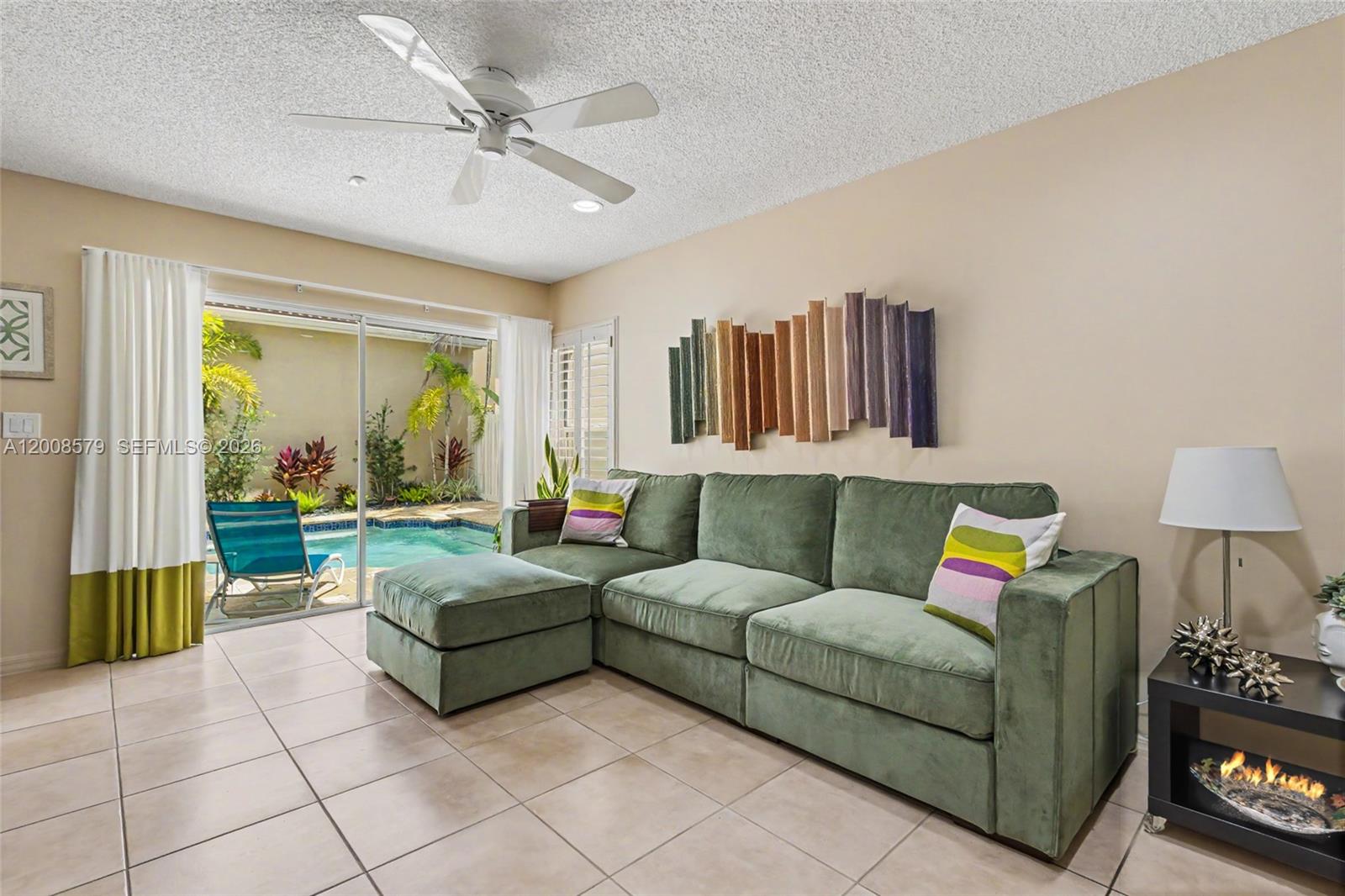 1125 Queen Palm Court
