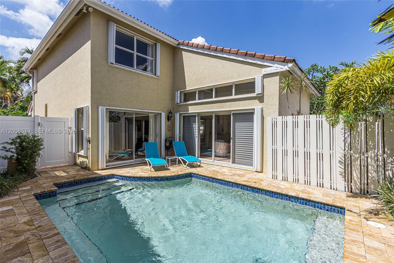 1125 Queen Palm Court