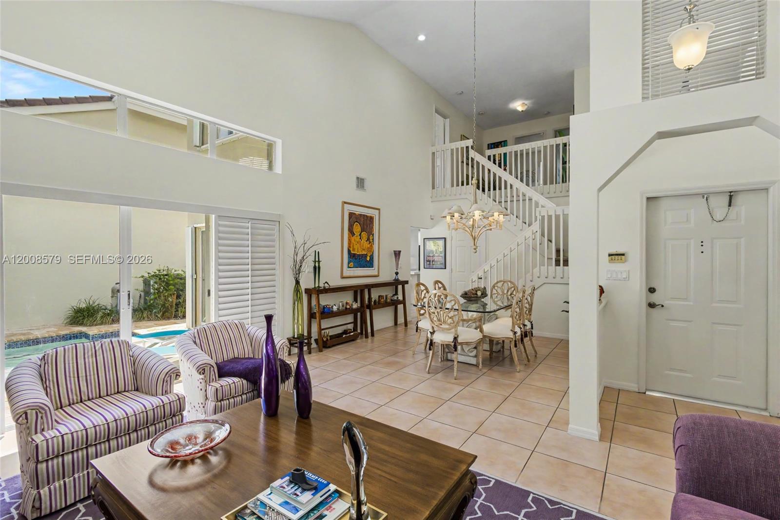 1125 Queen Palm Court