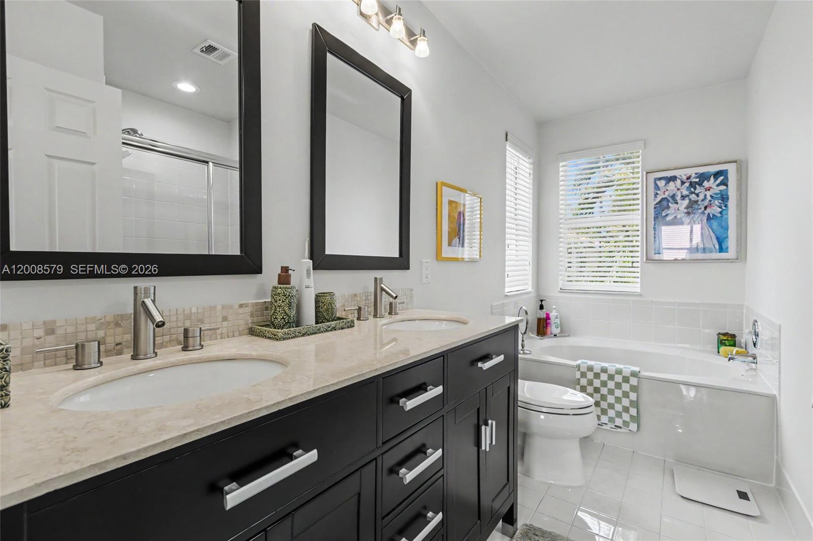 1125 Queen Palm Court