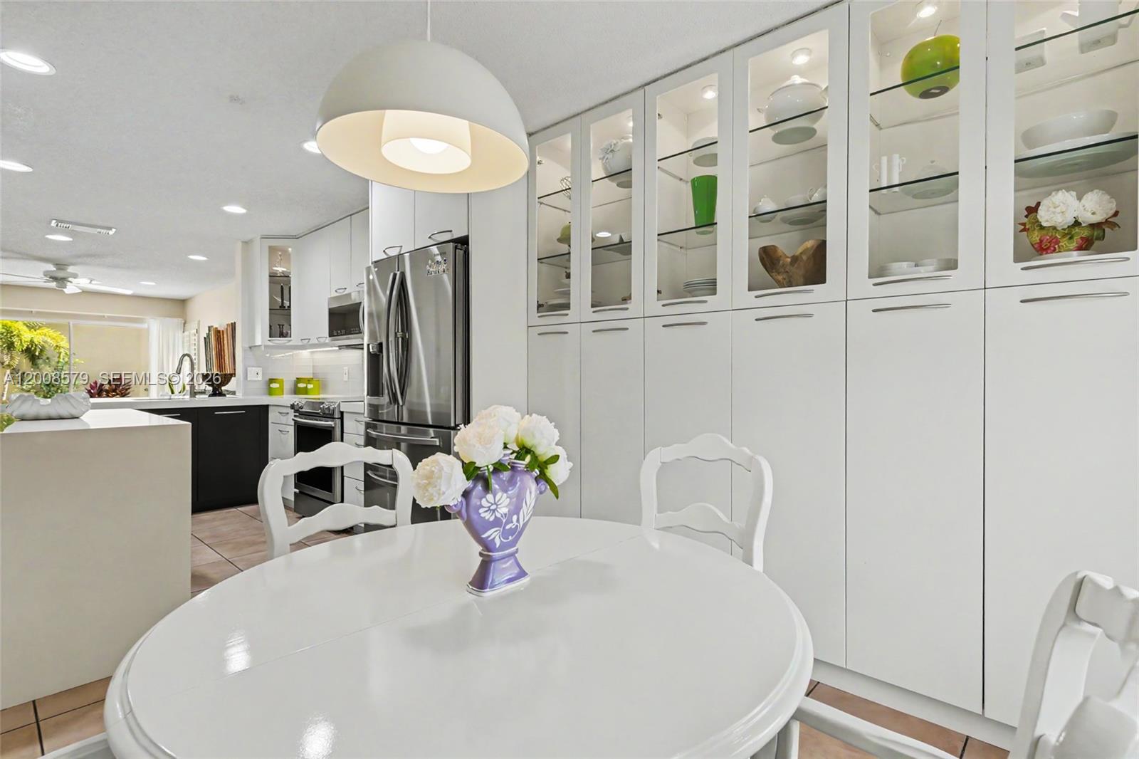 1125 Queen Palm Court