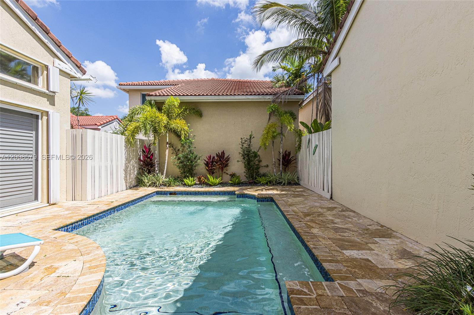 1125 Queen Palm Court