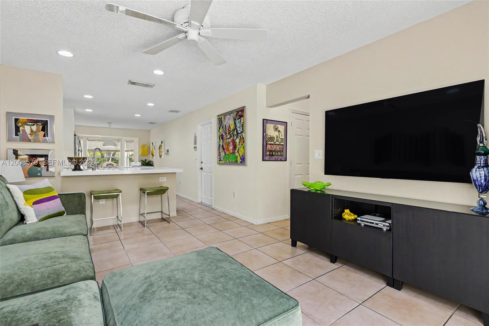 1125 Queen Palm Court