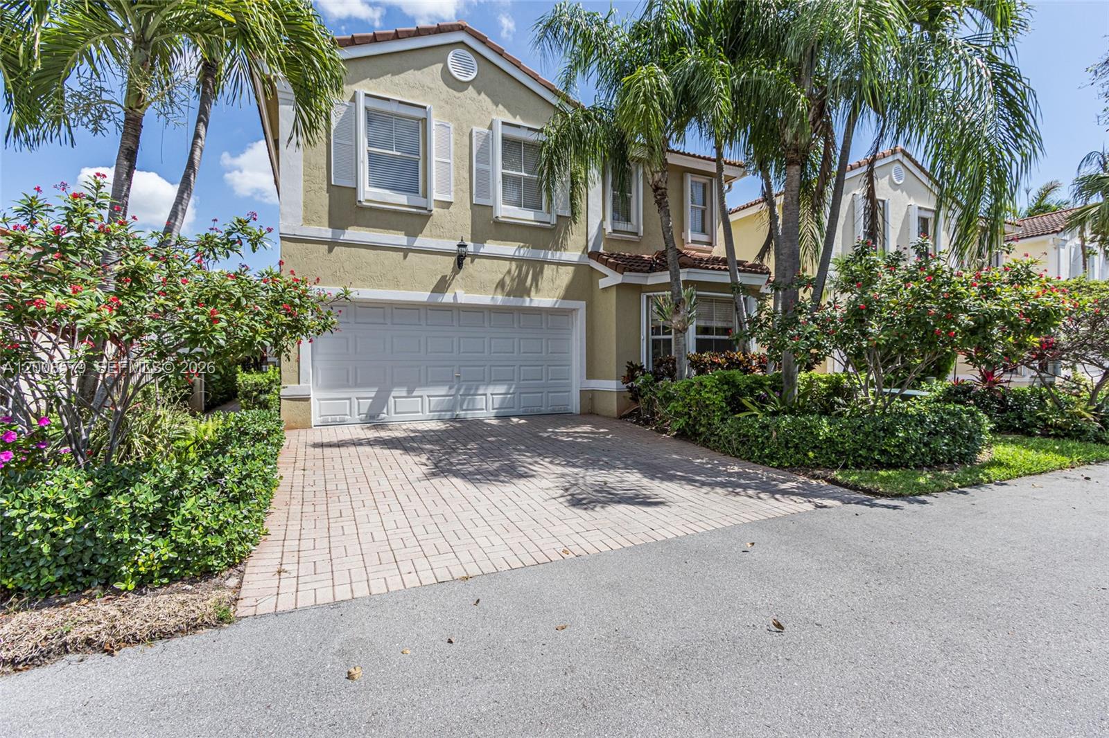 1125 Queen Palm Court