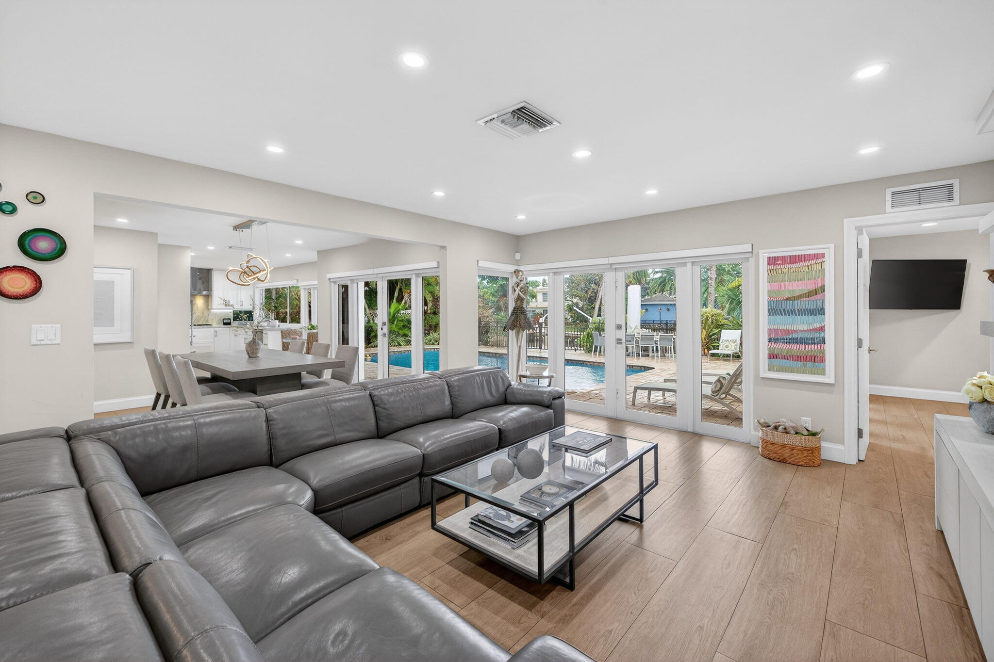 2760 NE 55th Street
