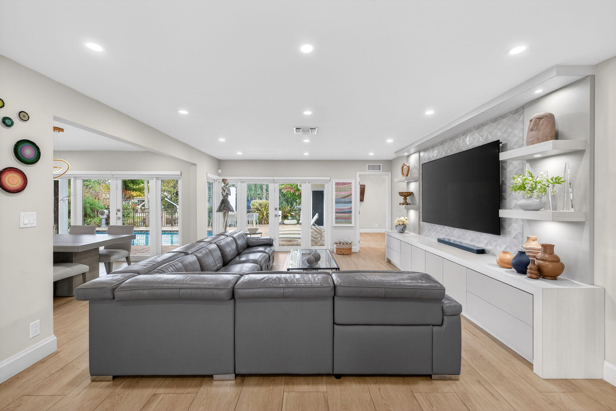 2760 NE 55th Street