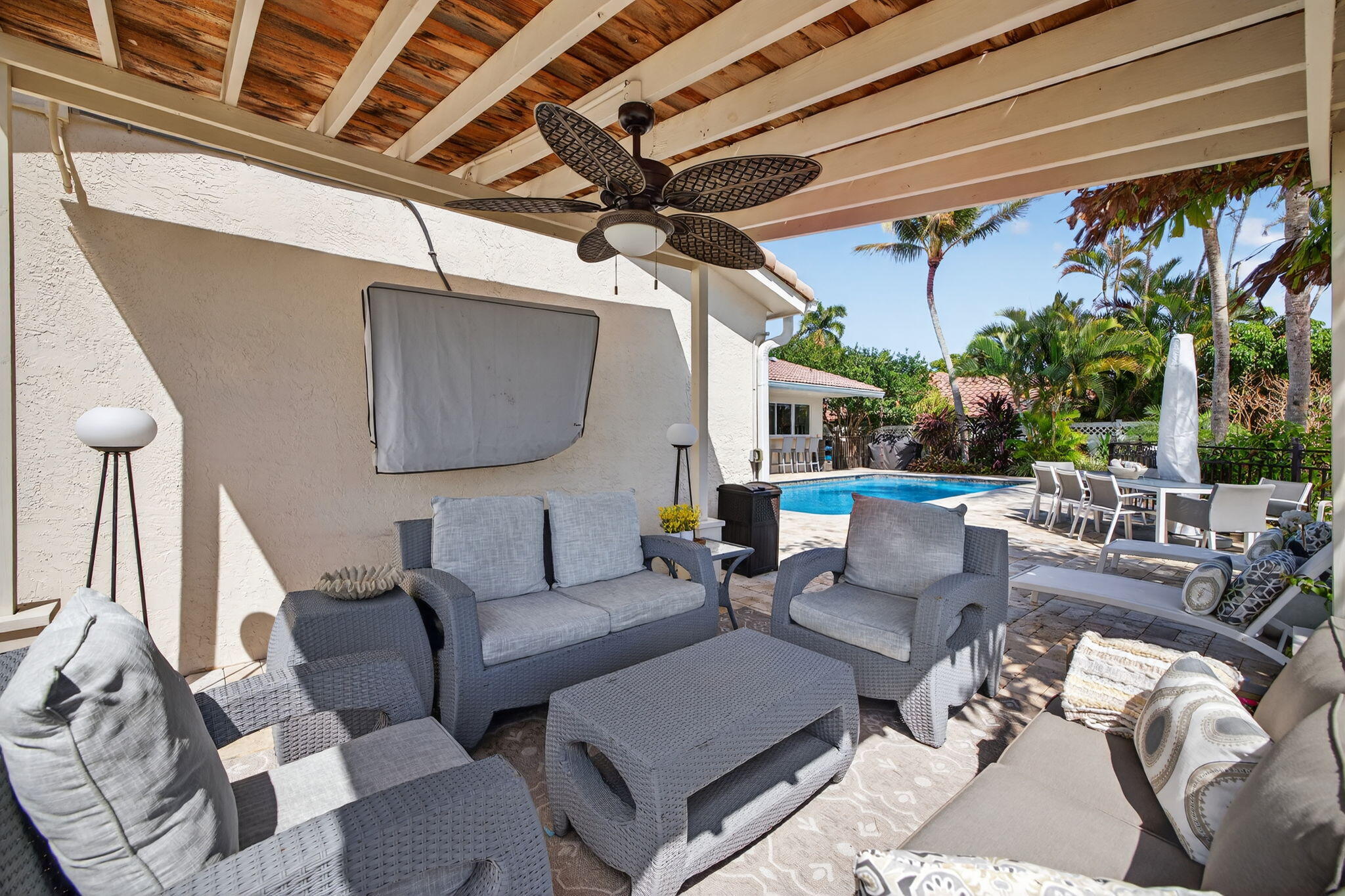 2760 NE 55th Street