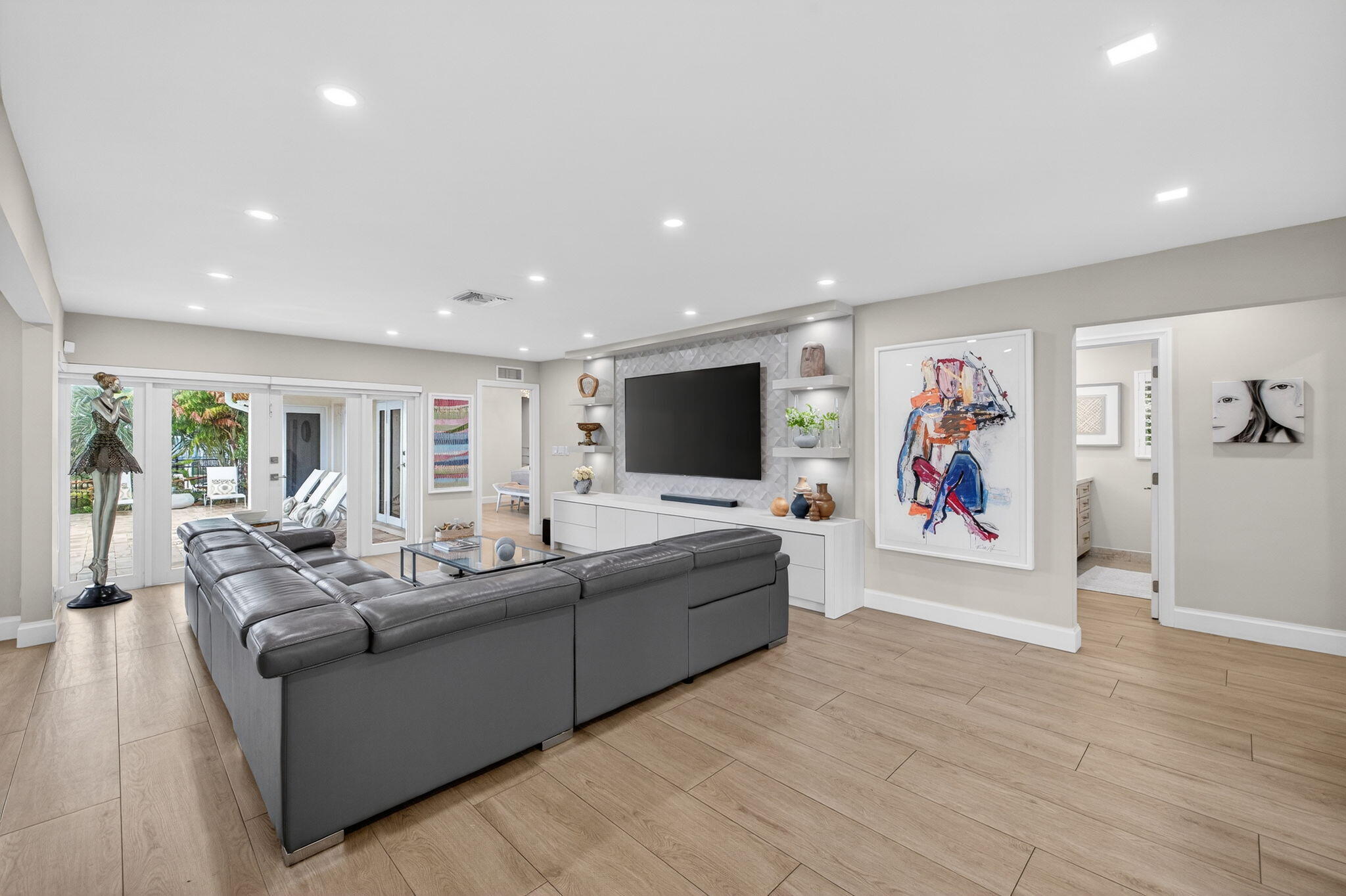 2760 NE 55th Street