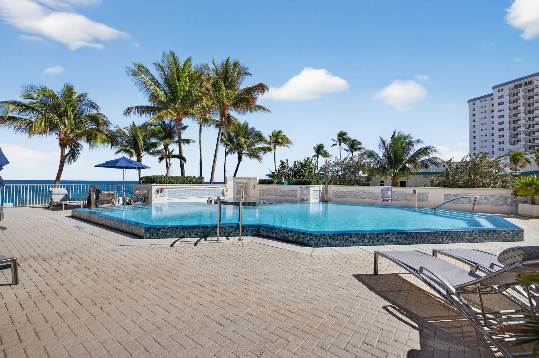 1460 S Ocean Blvd 701, Lauderdale-By-The-Sea Unit: 701