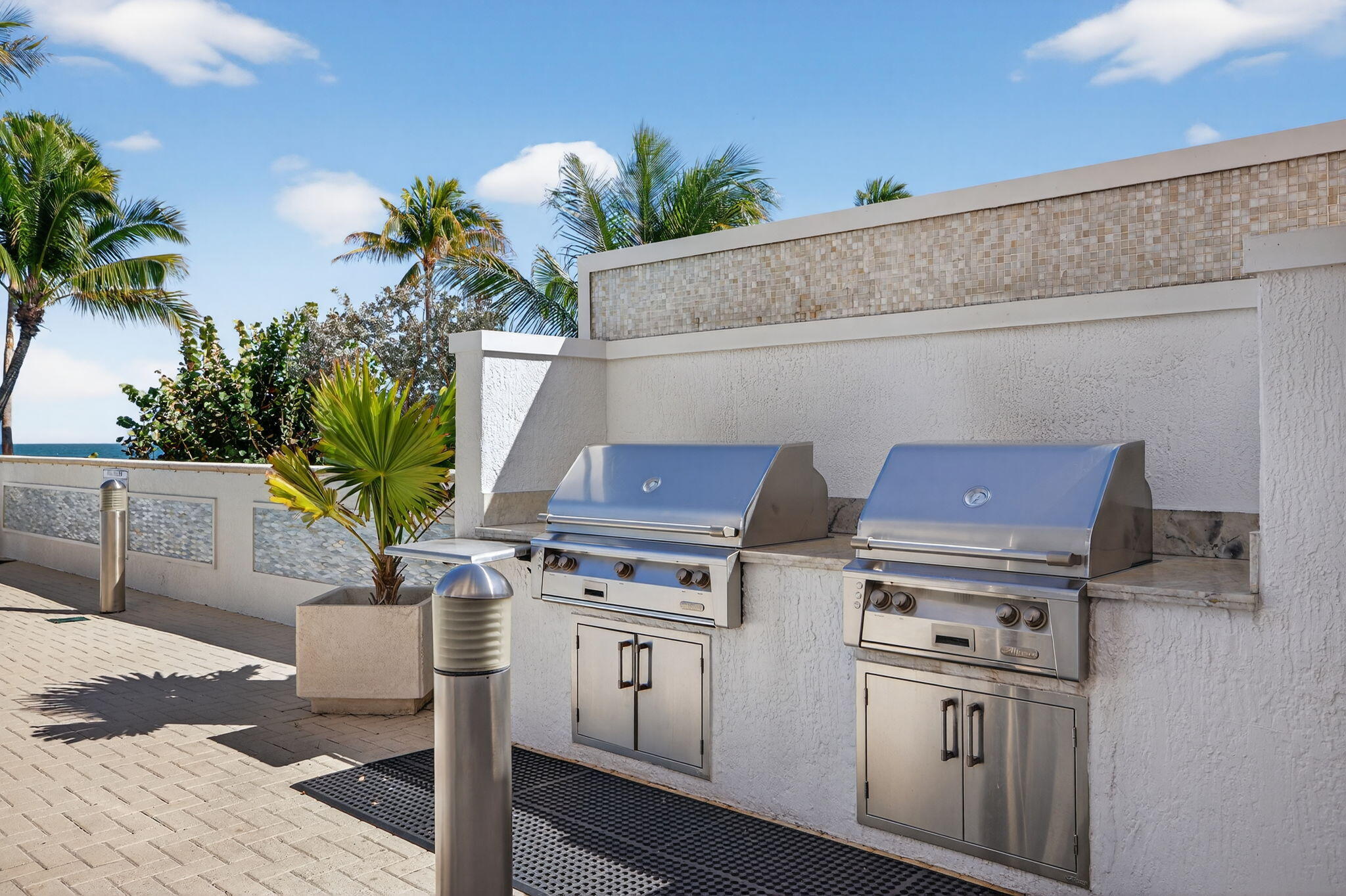 1460 S Ocean Blvd 701, Lauderdale-By-The-Sea Unit: 701