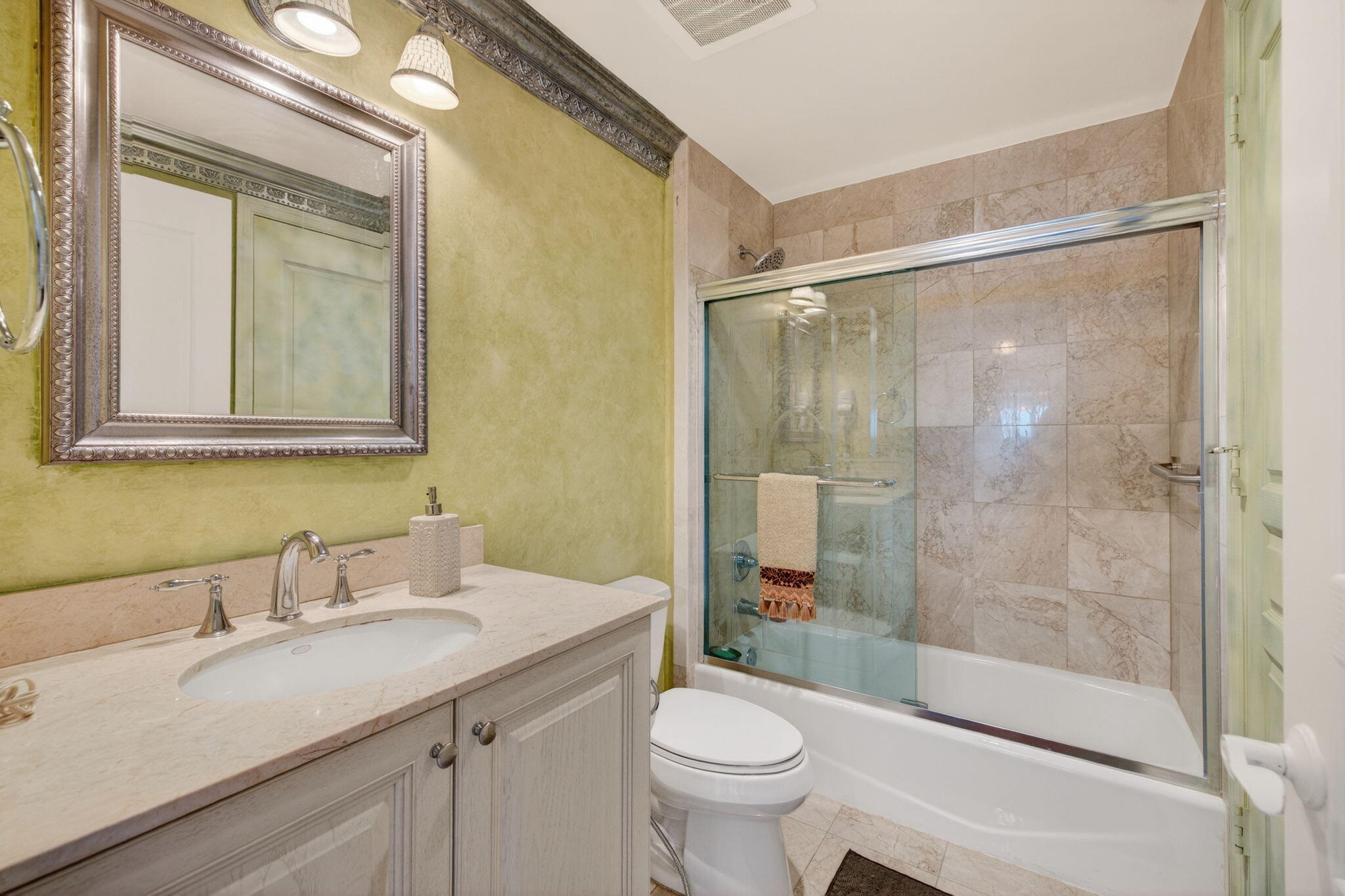 1460 S Ocean Blvd 701, Lauderdale-By-The-Sea Unit: 701