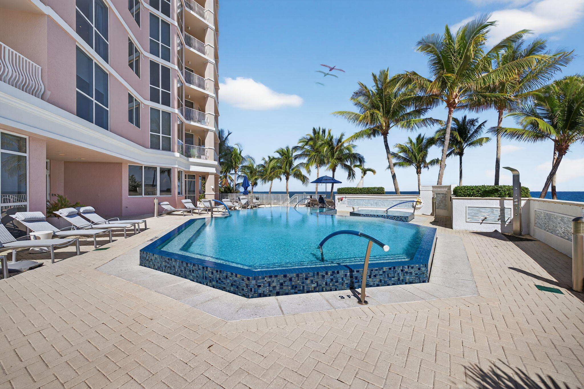 1460 S Ocean Blvd 701, Lauderdale-By-The-Sea Unit: 701