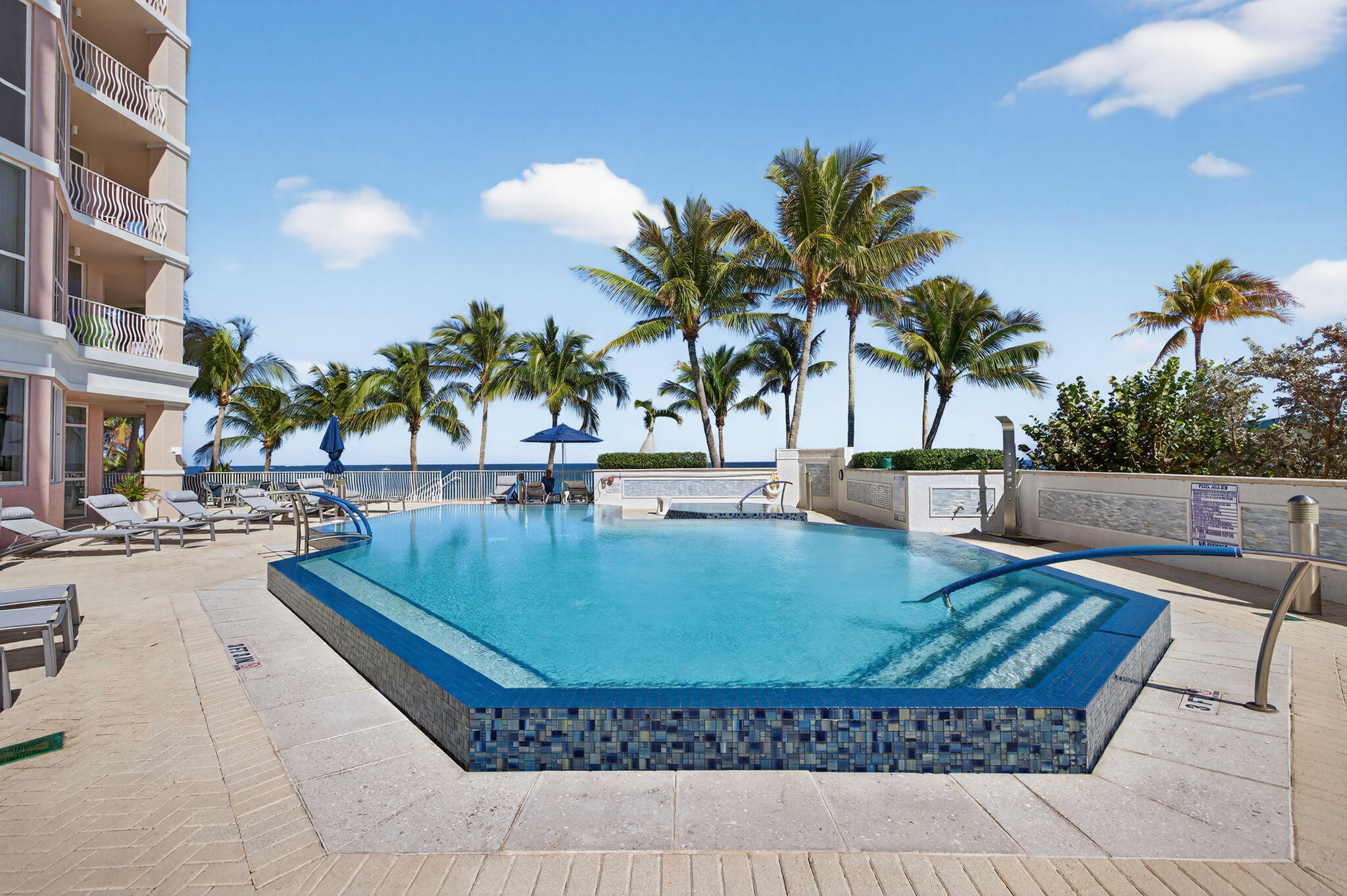 1460 S Ocean Blvd 701, Lauderdale-By-The-Sea Unit: 701