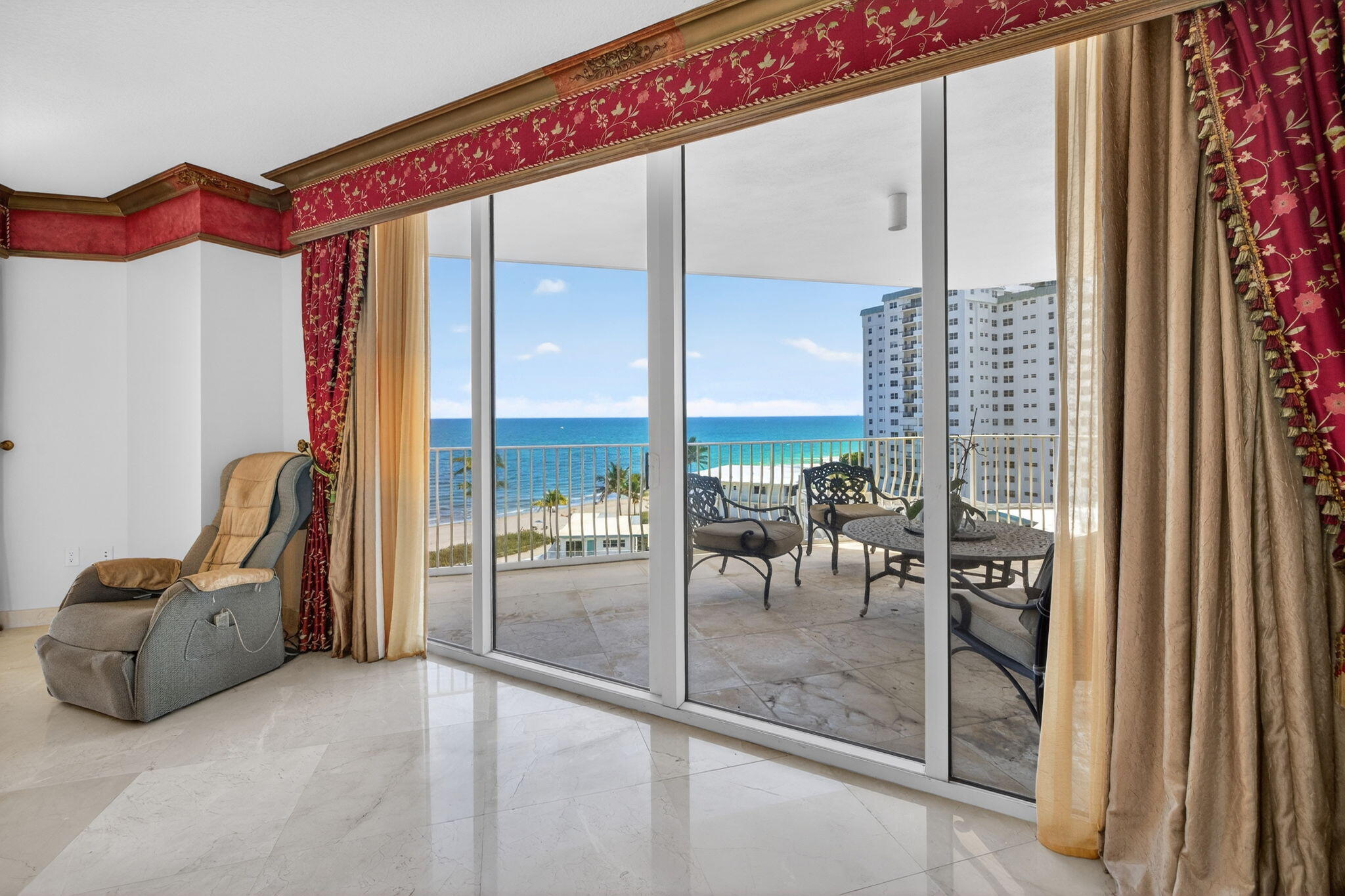1460 S Ocean Blvd 701, Lauderdale-By-The-Sea Unit: 701
