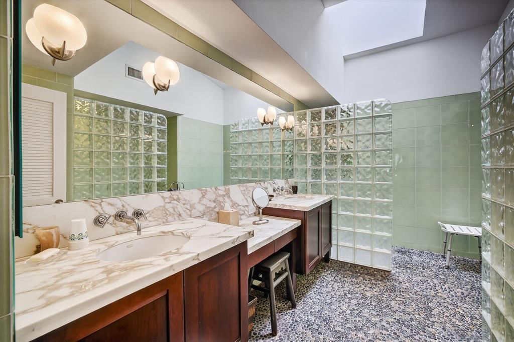 210 Washingtonia Ave, Lauderdale-By-The-Sea