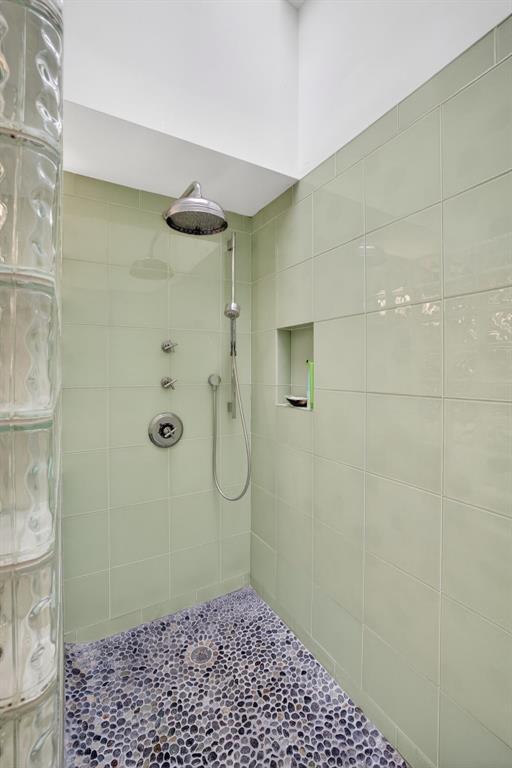 210 Washingtonia Ave, Lauderdale-By-The-Sea