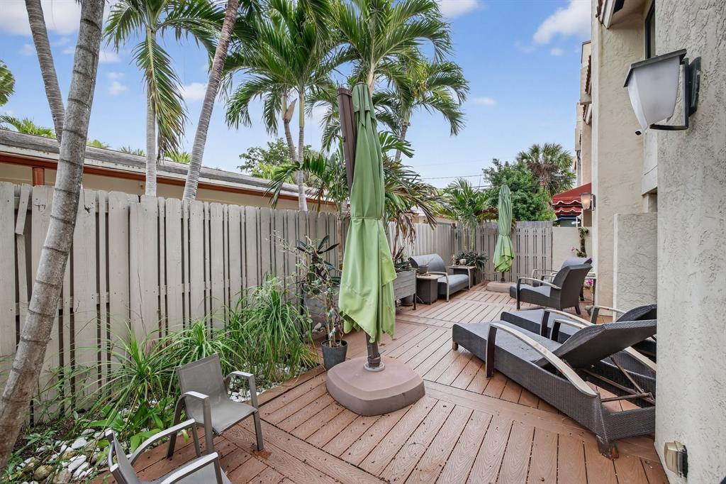 210 Washingtonia Ave, Lauderdale-By-The-Sea